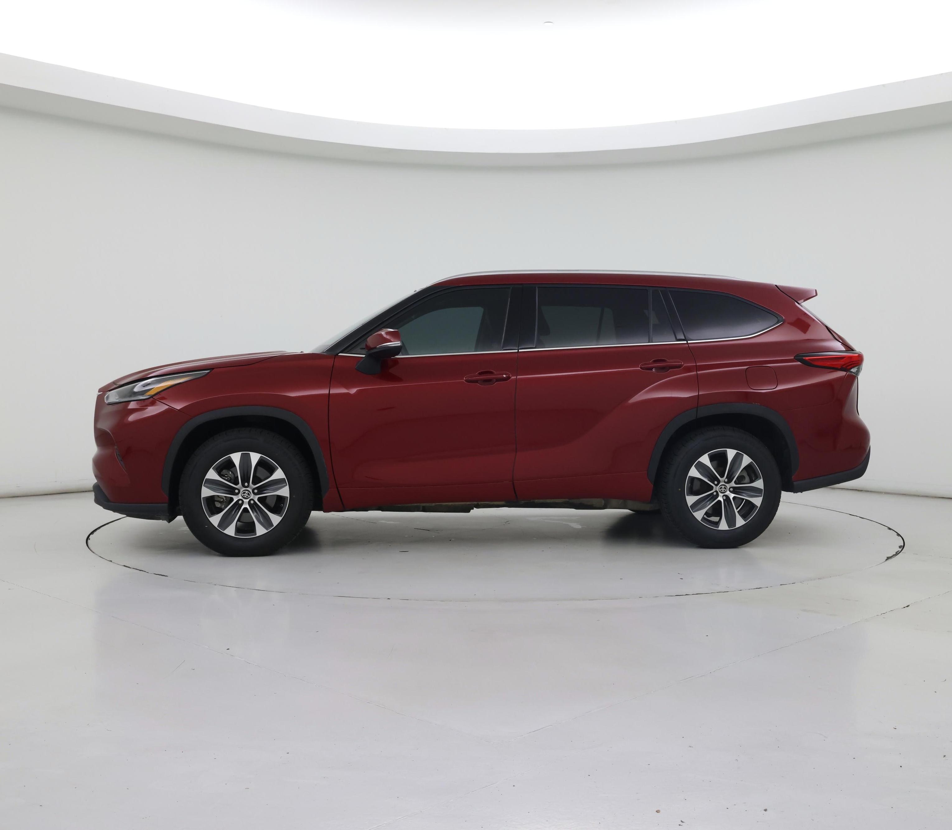 Thumbnail: 2021 Toyota Highlander - 3