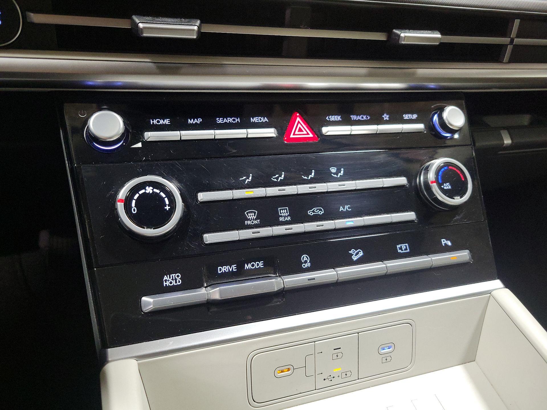 Thumbnail: 2024 Hyundai Santa Fe - 16