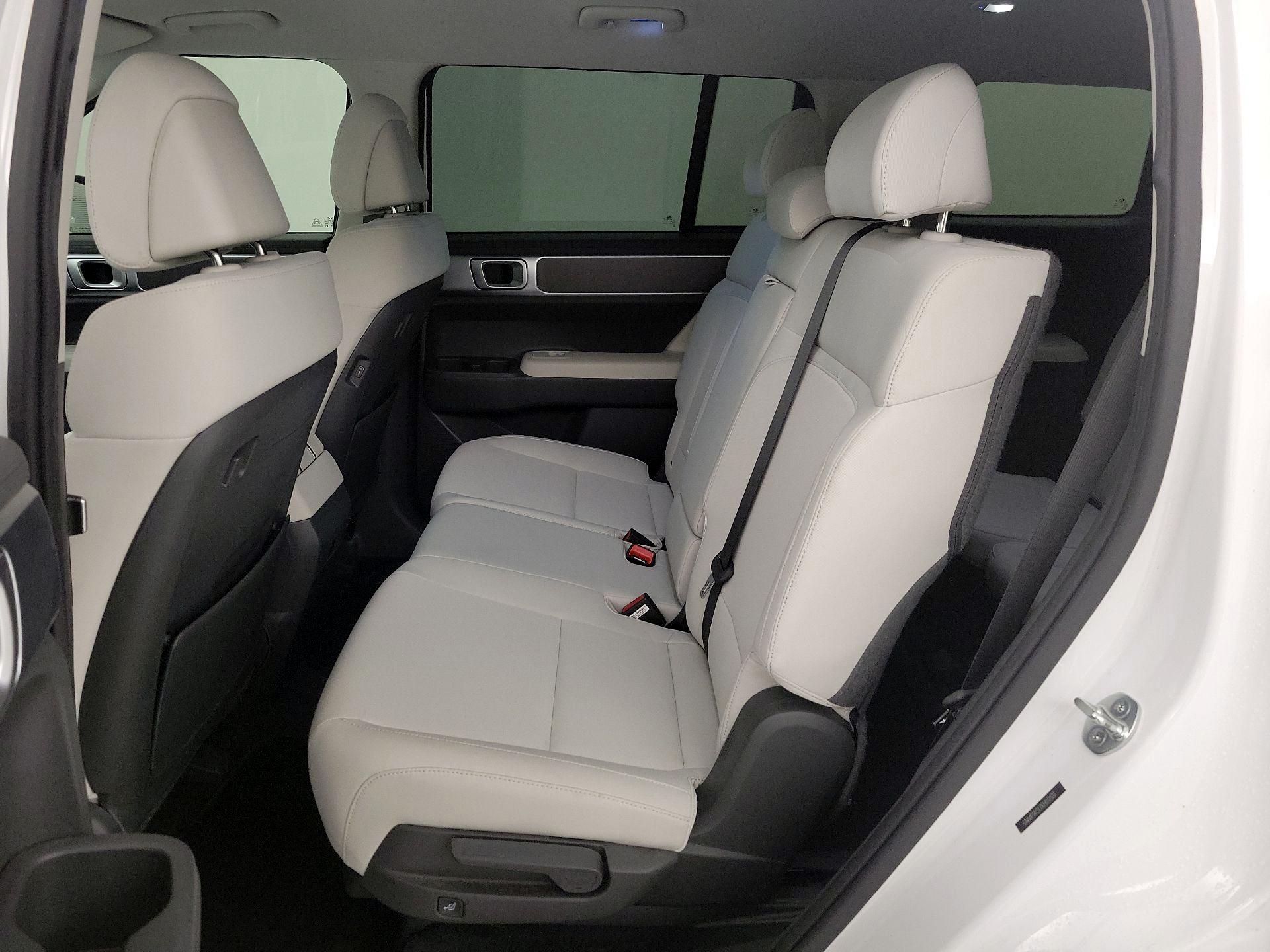 Thumbnail: 2024 Hyundai Santa Fe - 18