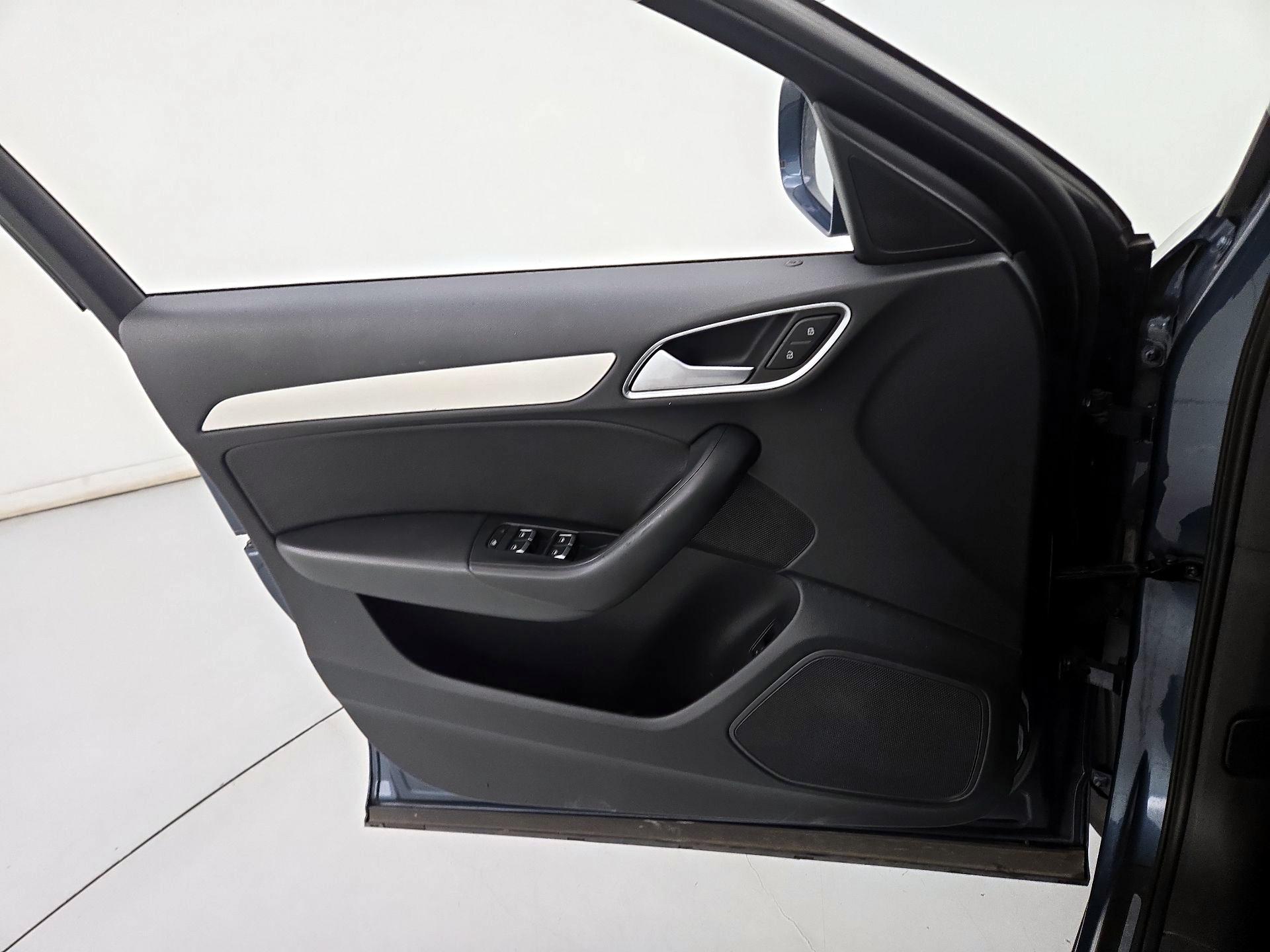 Thumbnail: 2018 Audi Q3 - 12