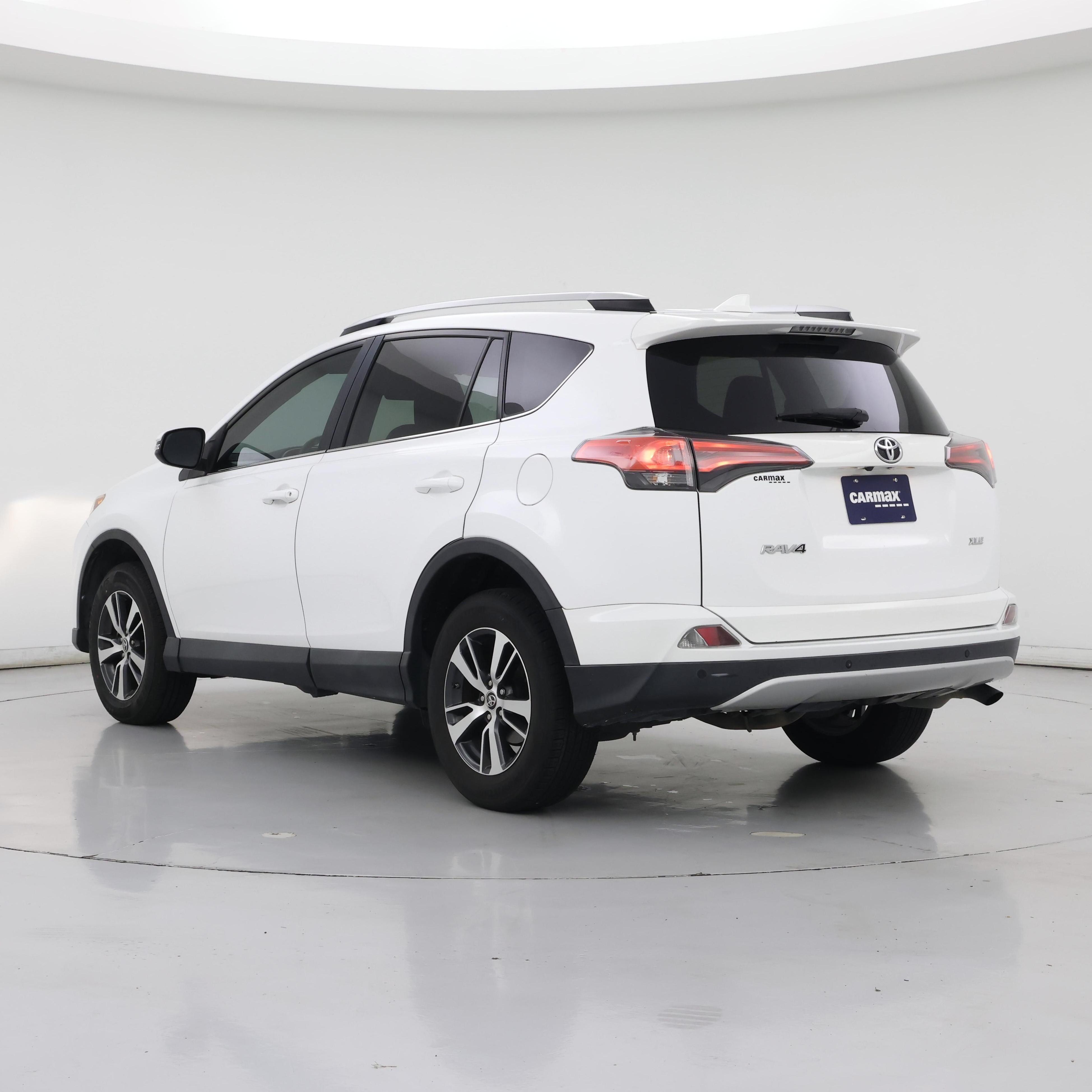 Thumbnail: 2016 Toyota RAV4 - 2