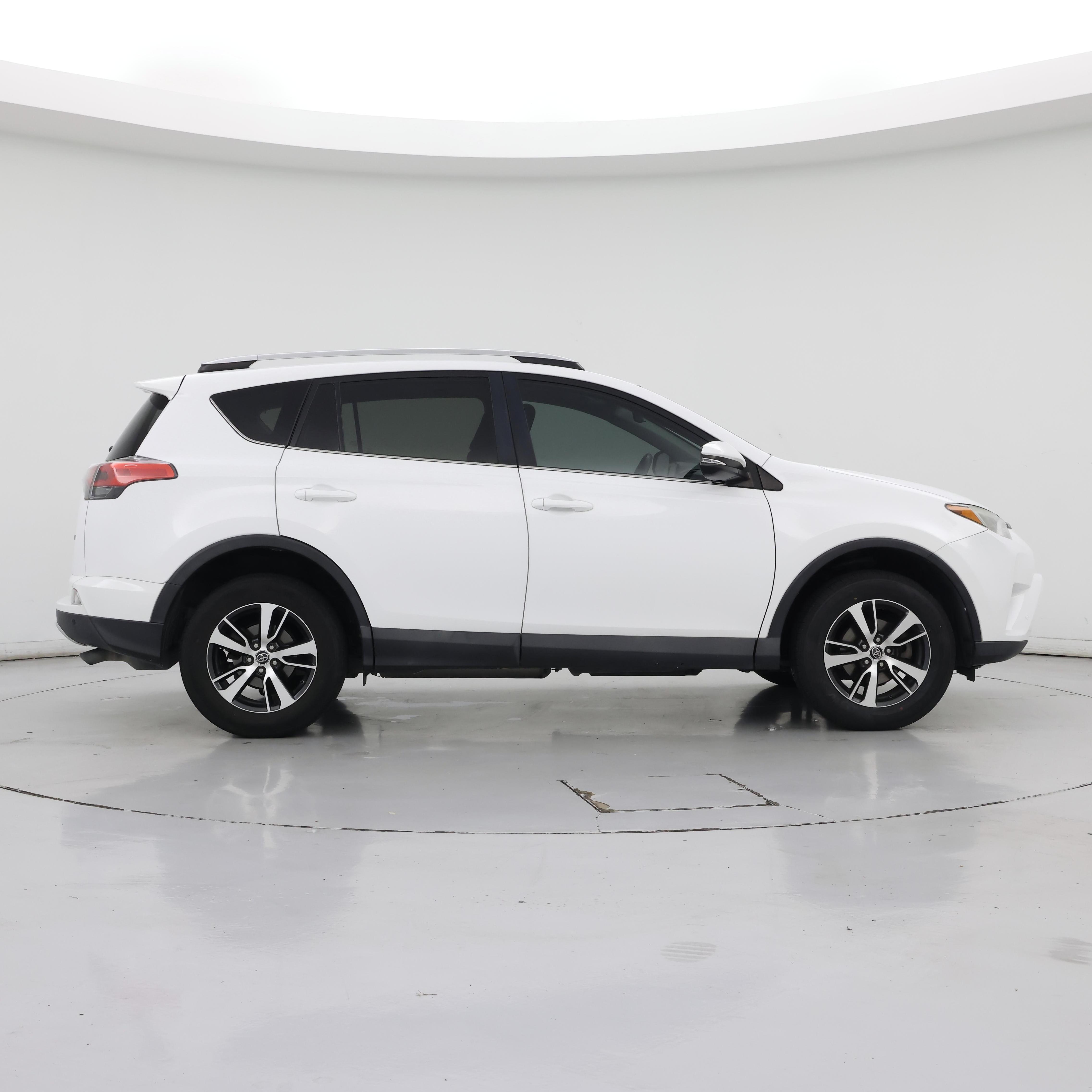 Thumbnail: 2016 Toyota RAV4 - 7