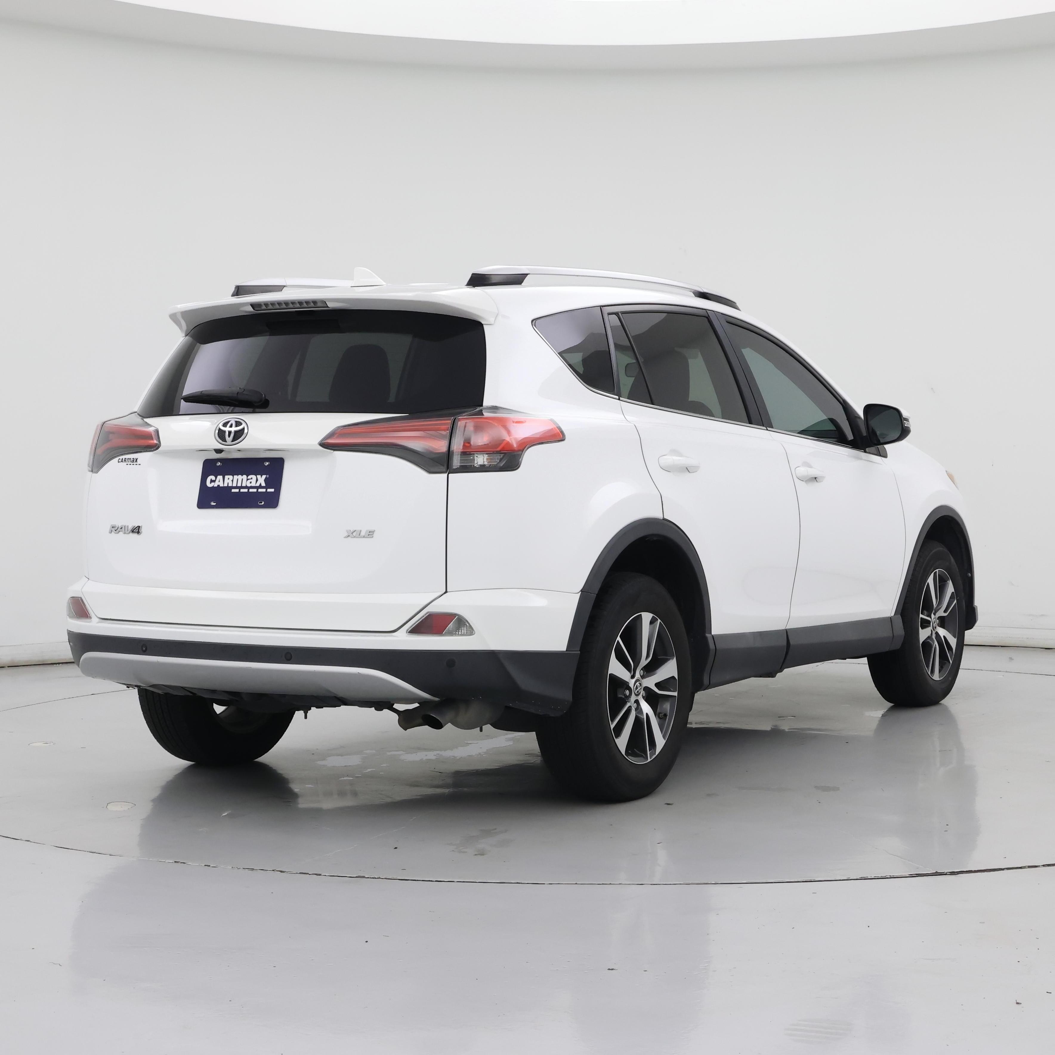 Thumbnail: 2016 Toyota RAV4 - 8