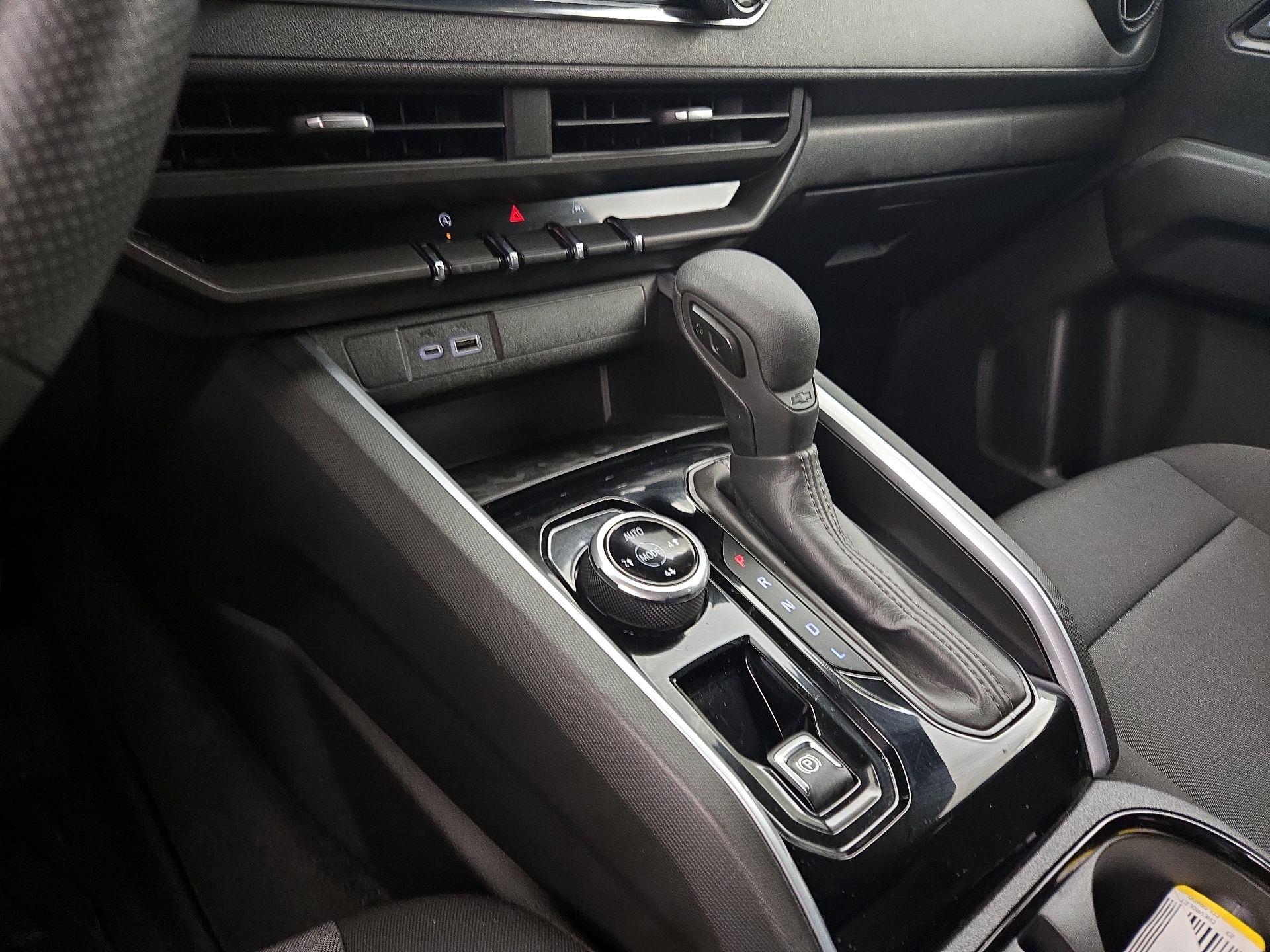 Thumbnail: 2023 Chevrolet Colorado - 17