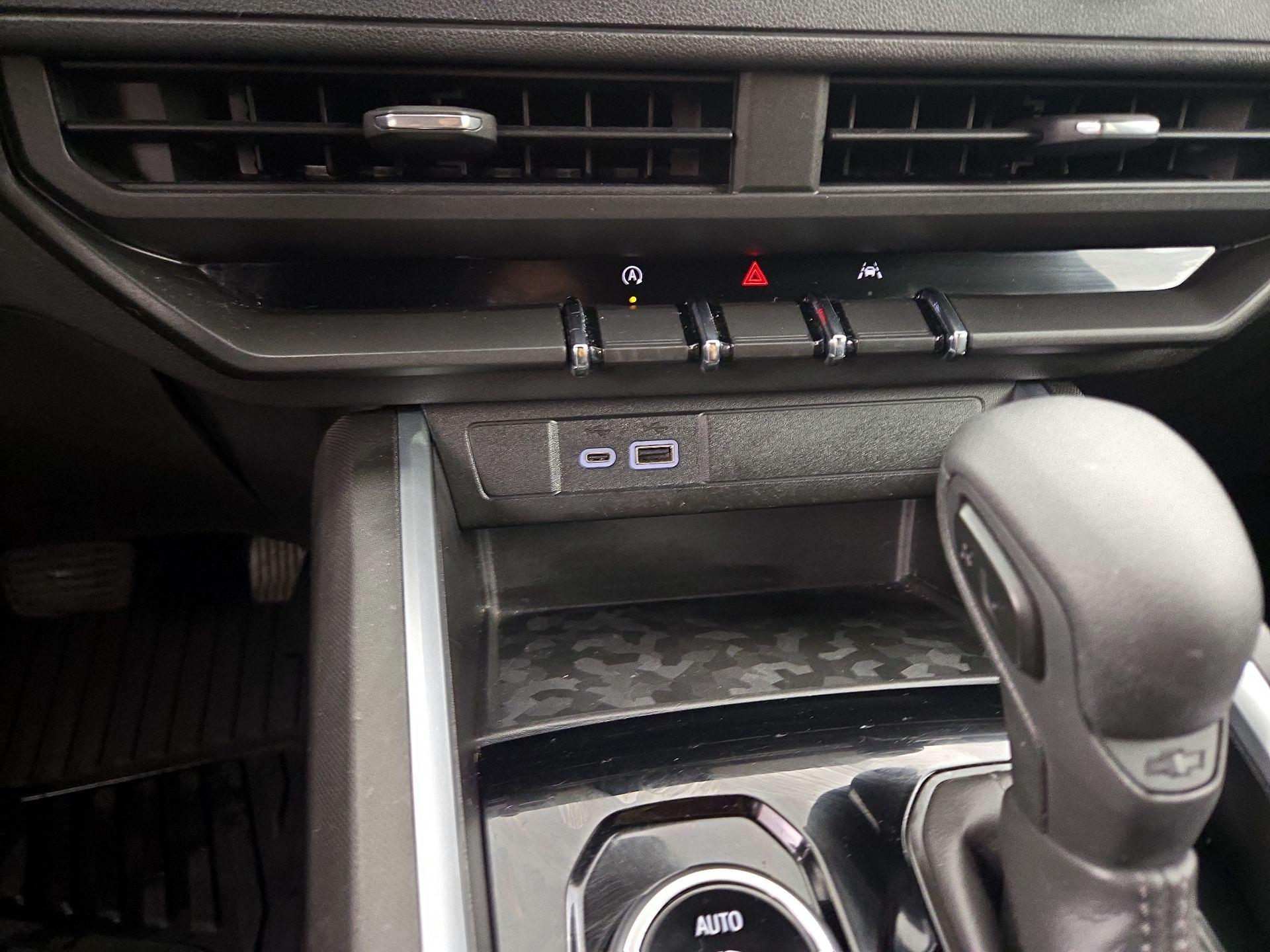 Thumbnail: 2023 Chevrolet Colorado - 18