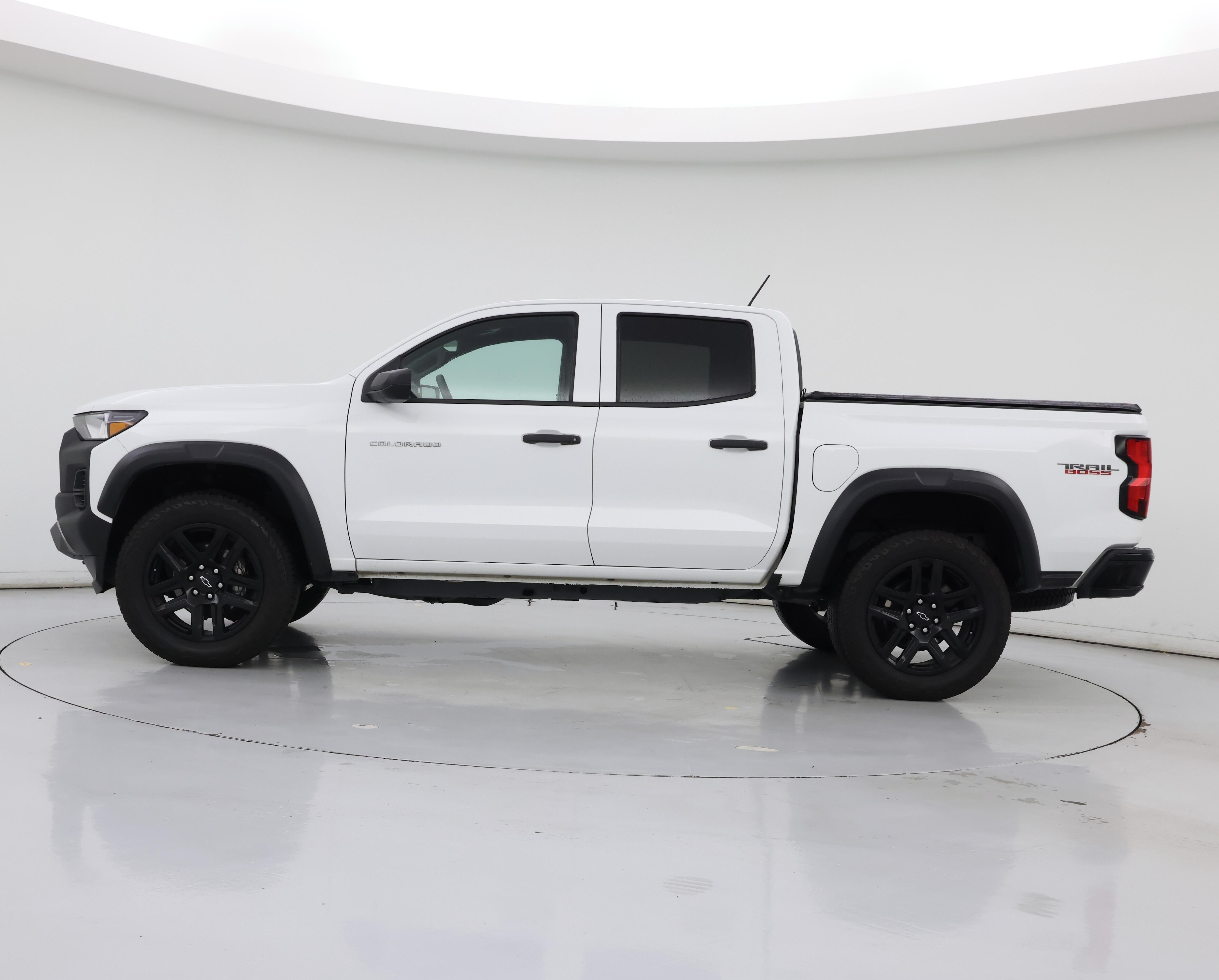 Thumbnail: 2023 Chevrolet Colorado - 3