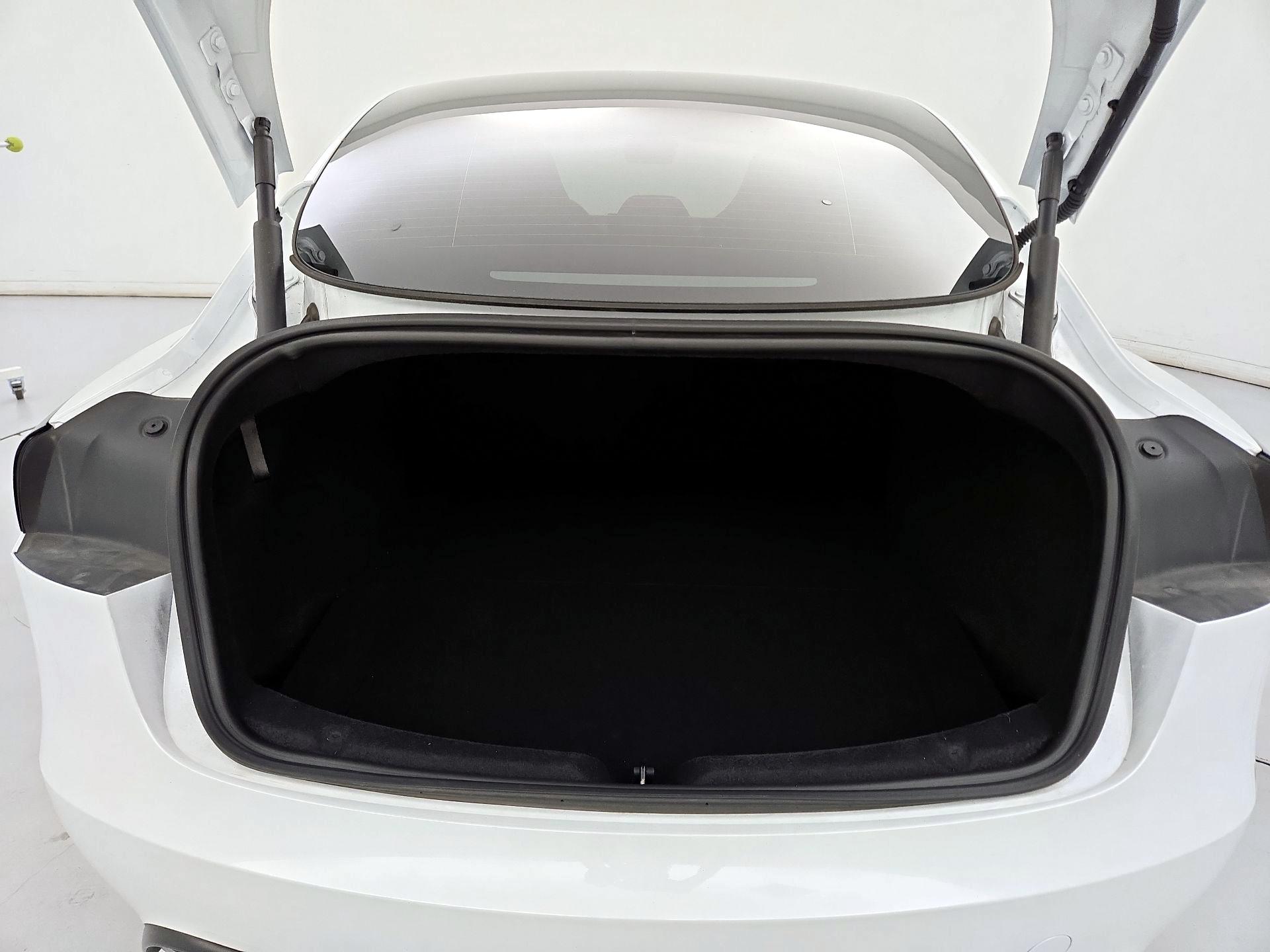 Thumbnail: 2025 Tesla Model 3 - 20