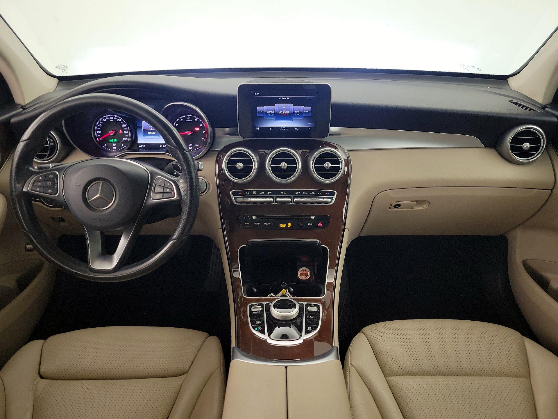 Thumbnail: 2017 Mercedes-Benz GLC - 9