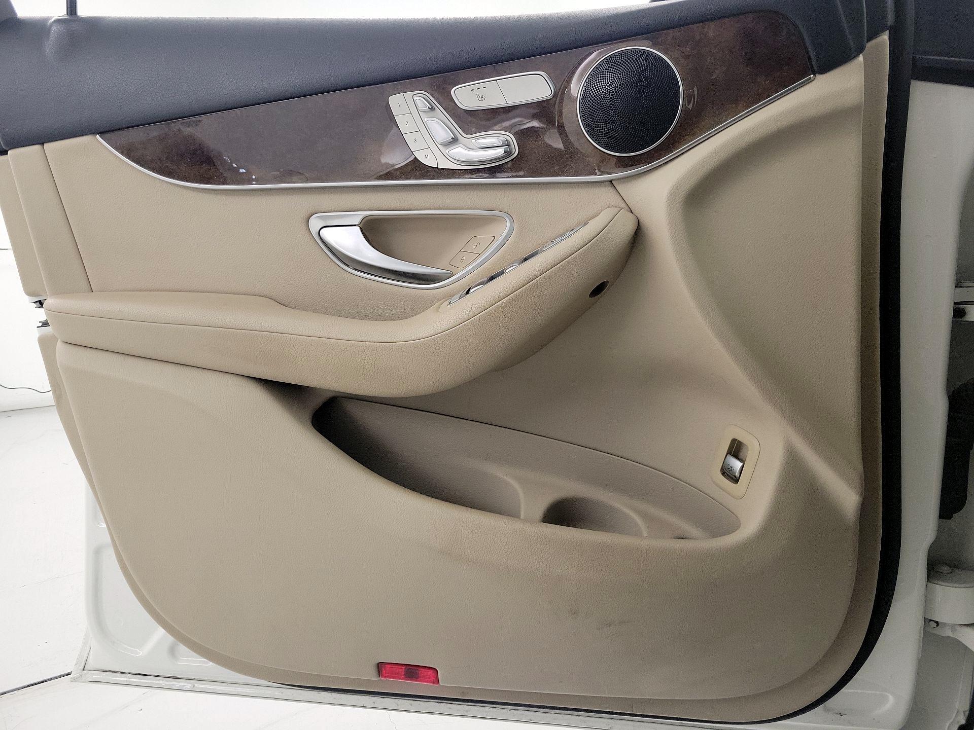 Thumbnail: 2017 Mercedes-Benz GLC - 12