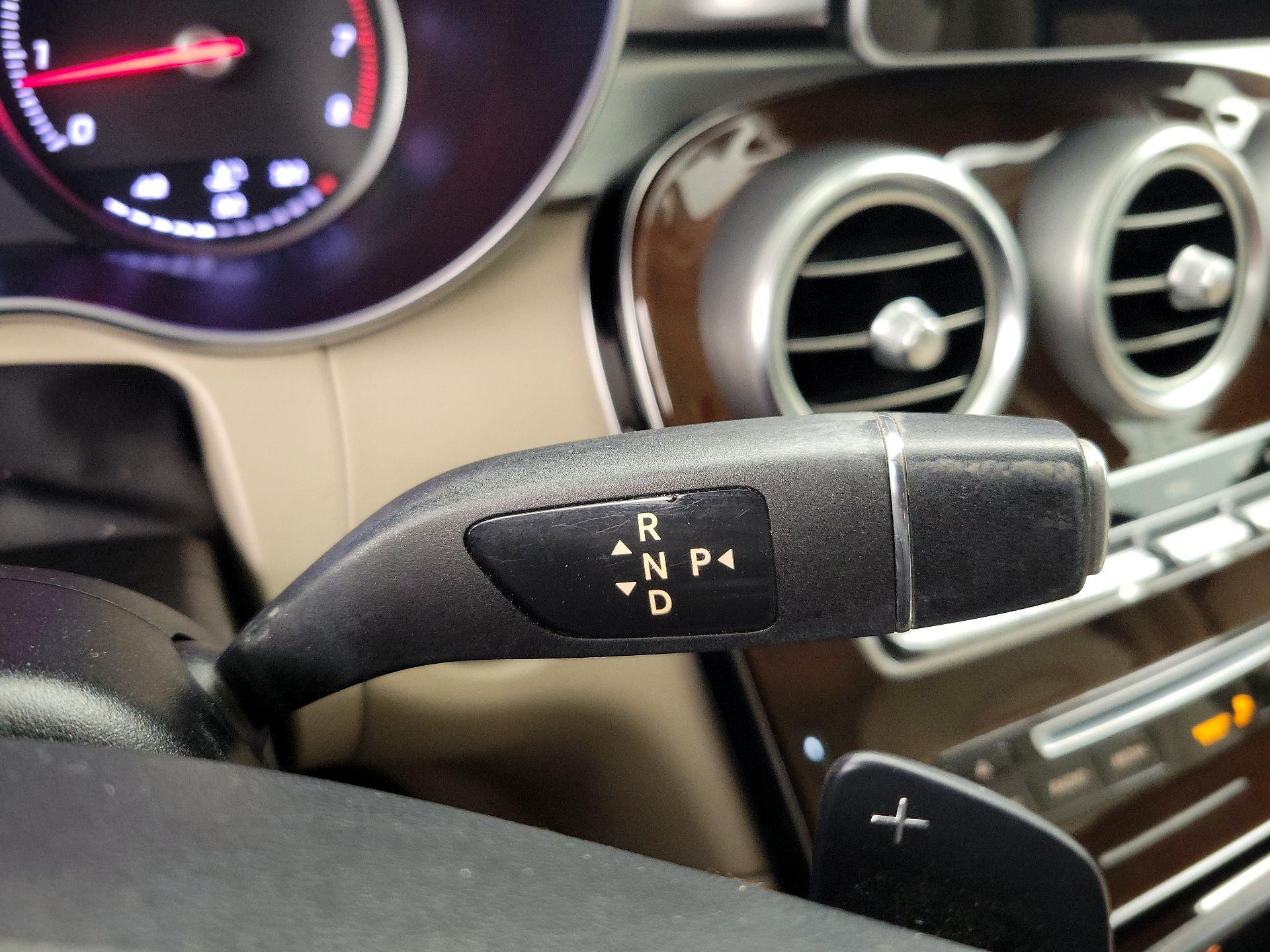 Thumbnail: 2017 Mercedes-Benz GLC - 17