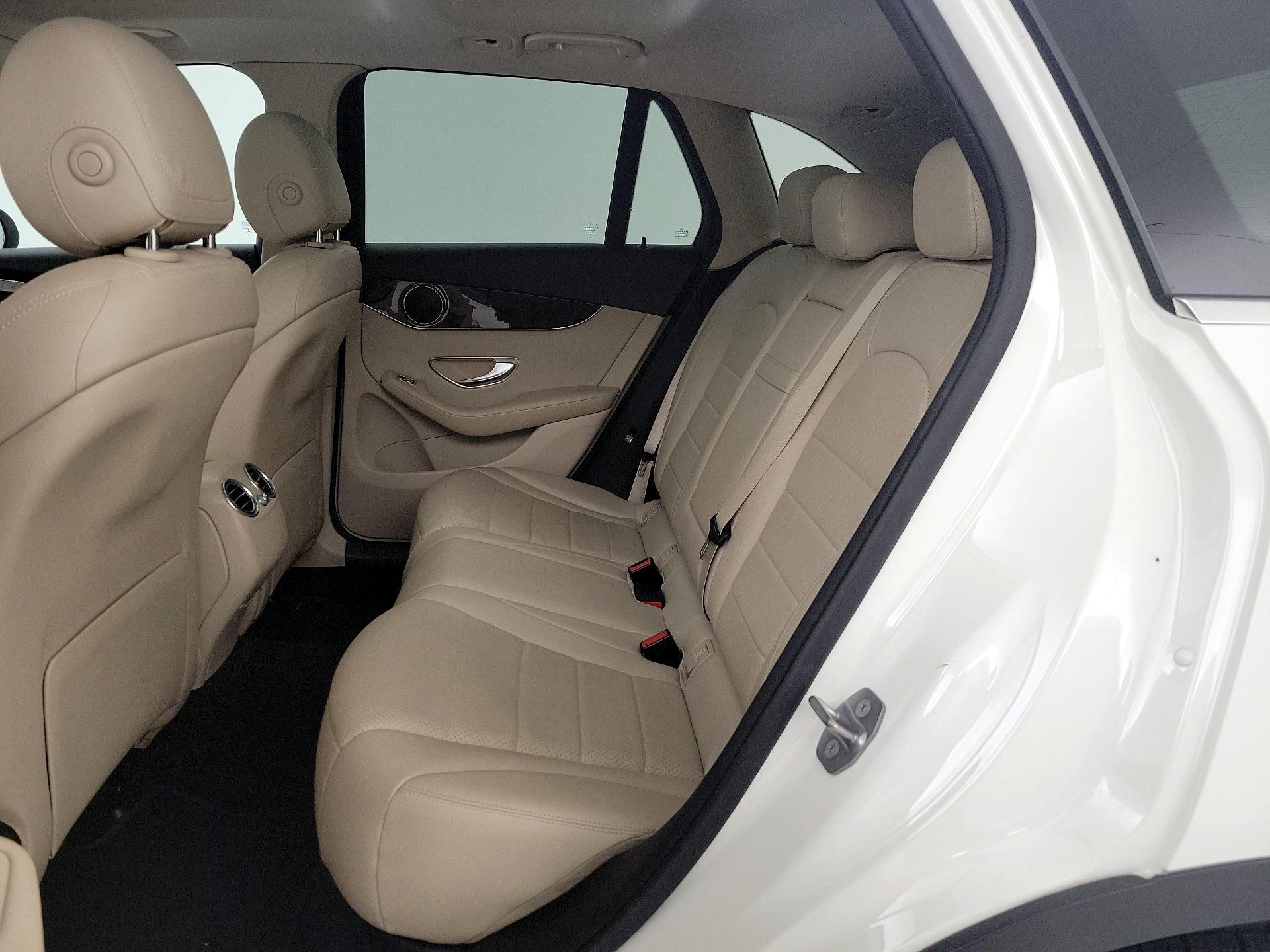 Thumbnail: 2017 Mercedes-Benz GLC - 19