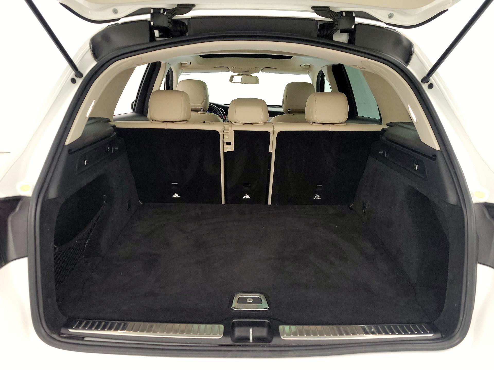 Thumbnail: 2017 Mercedes-Benz GLC - 20