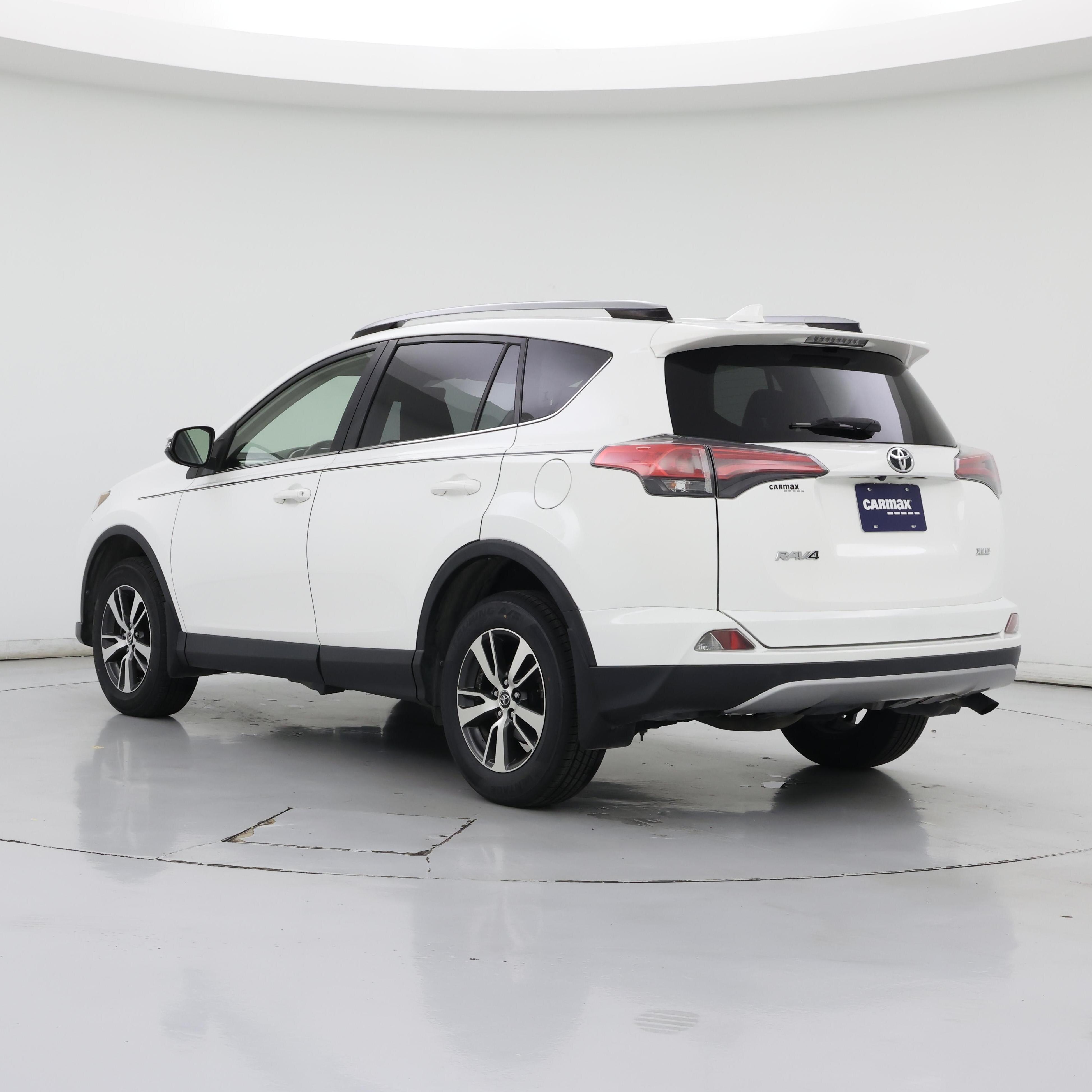 Thumbnail: 2018 Toyota RAV4 - 2