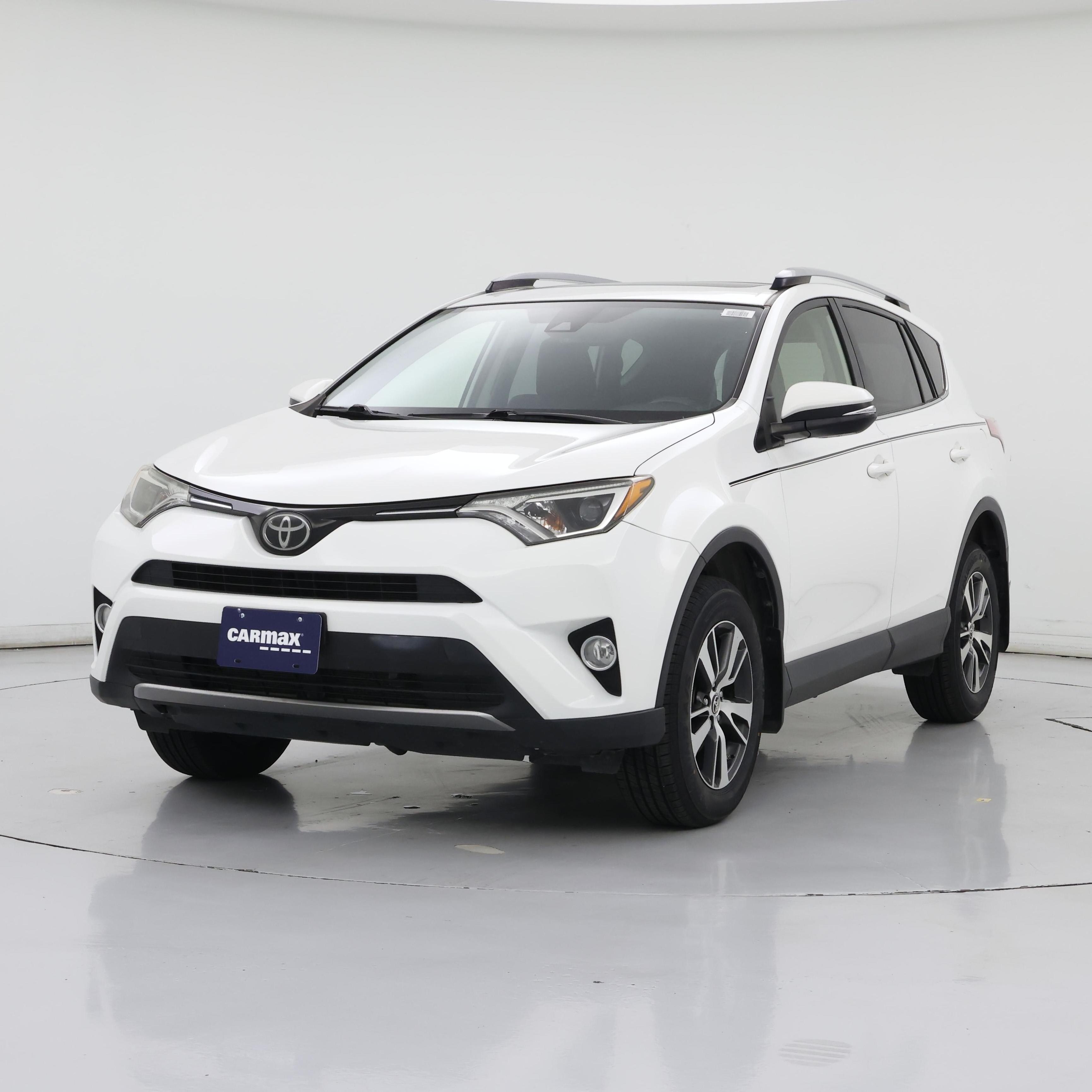 Thumbnail: 2018 Toyota RAV4 - 4