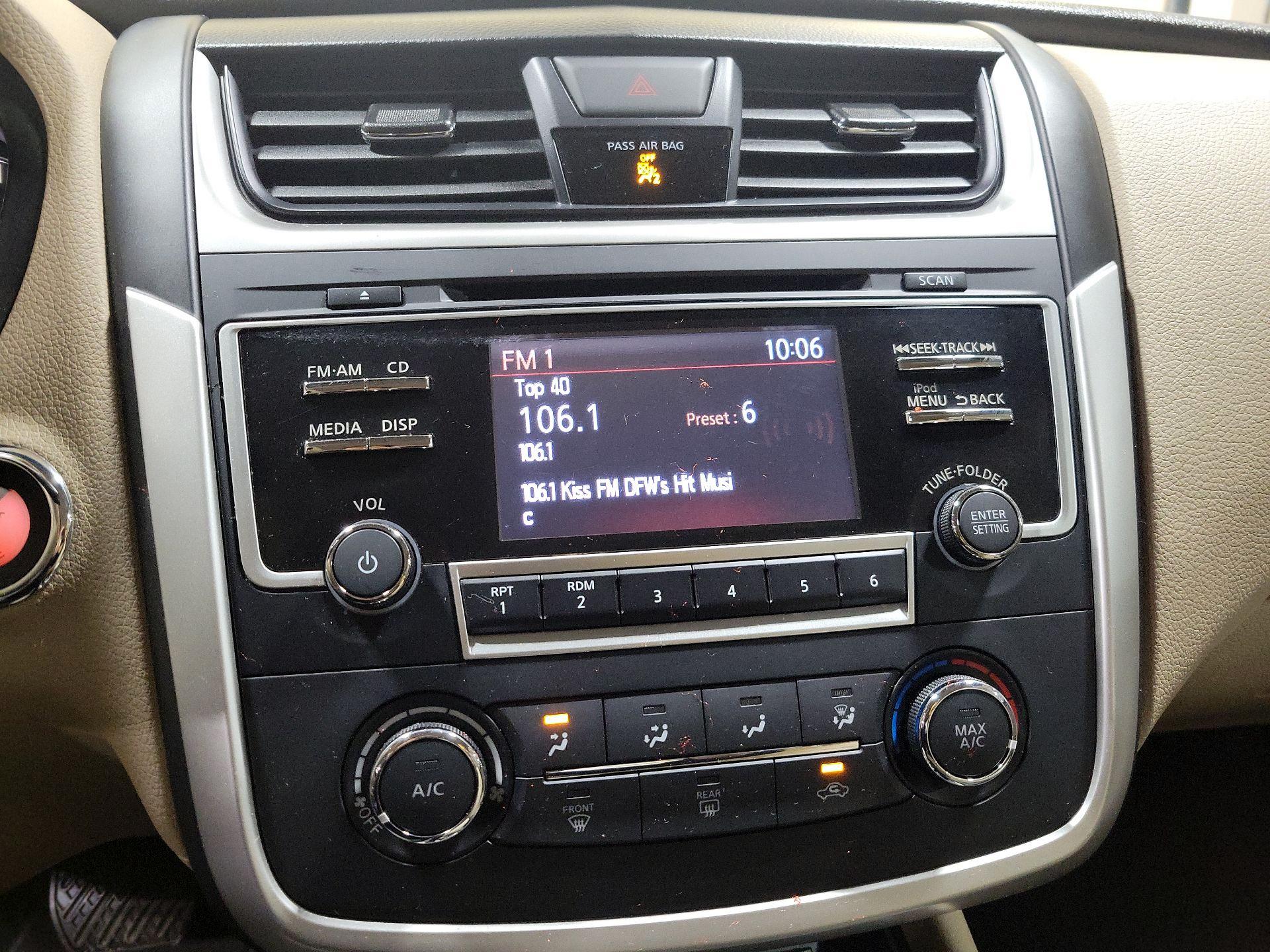 Thumbnail: 2017 Nissan Altima - 15