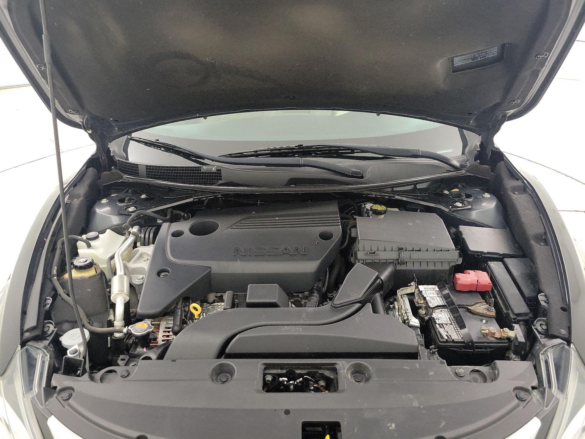 Thumbnail: 2017 Nissan Altima - 20