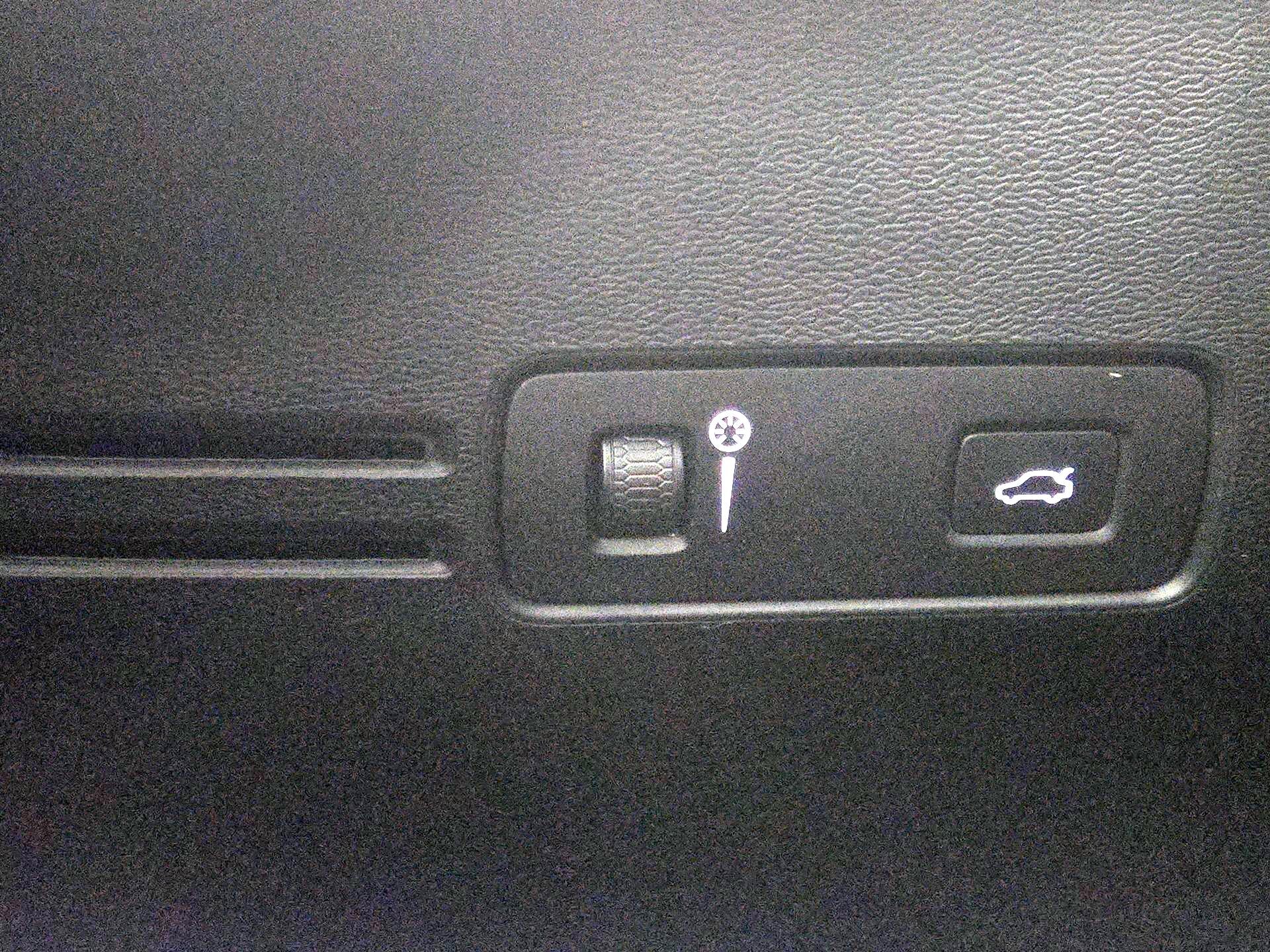 Thumbnail: 2019 Volvo XC40 - 13