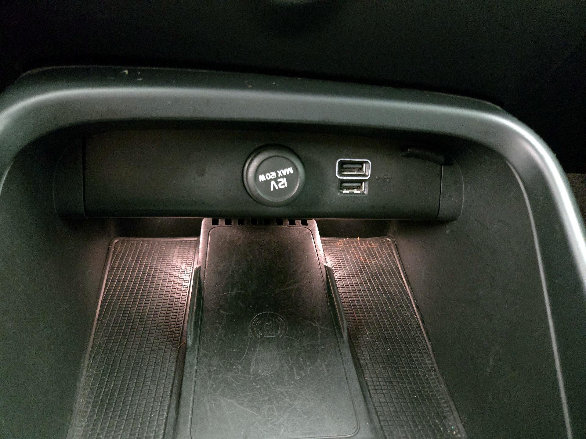 Thumbnail: 2019 Volvo XC40 - 19