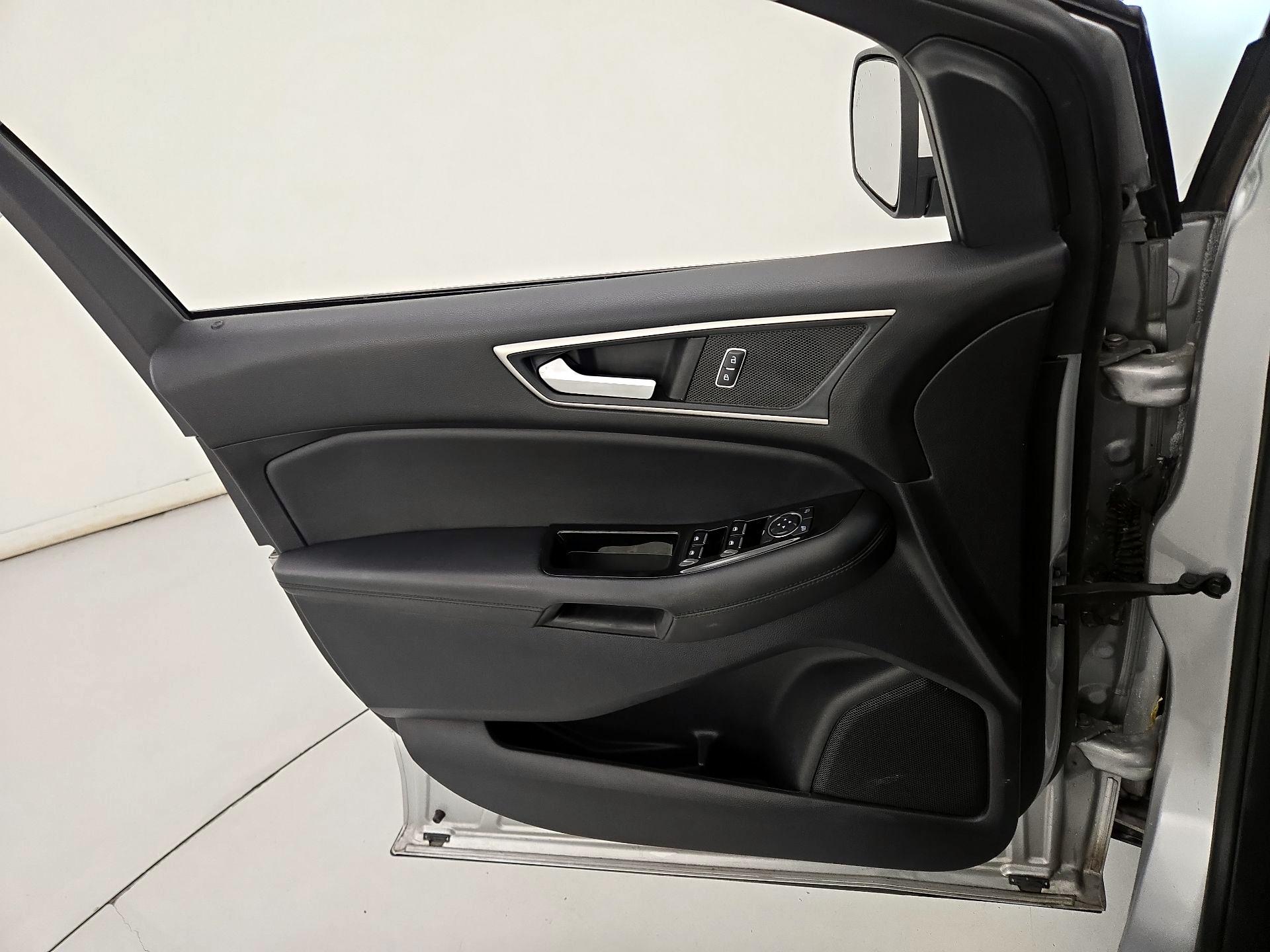 Thumbnail: 2019 Ford Edge - 12