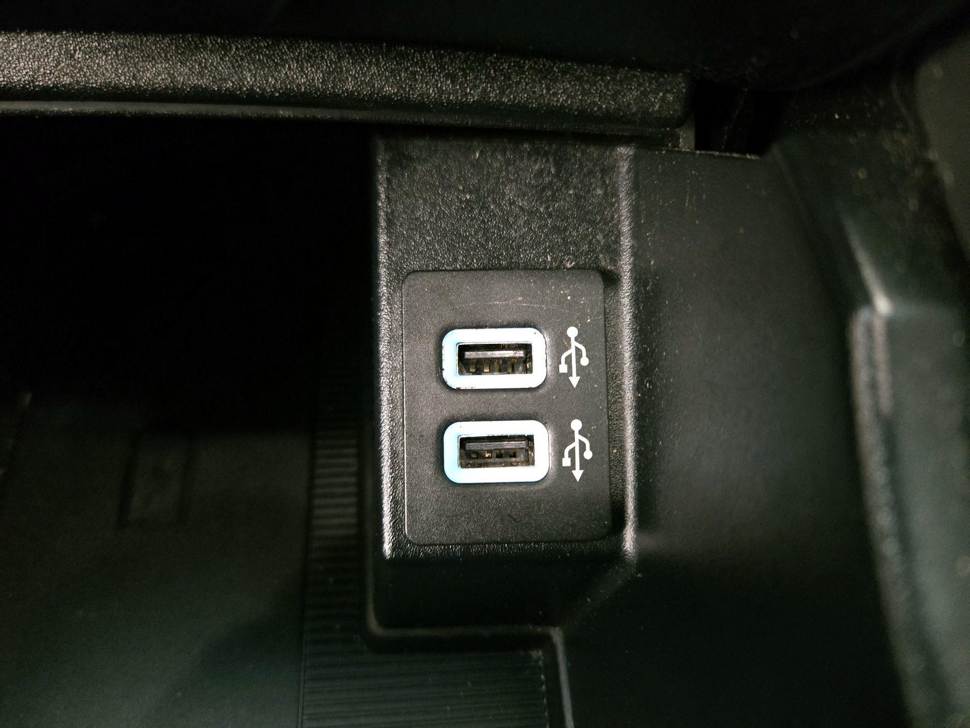 Thumbnail: 2019 Ford Edge - 18