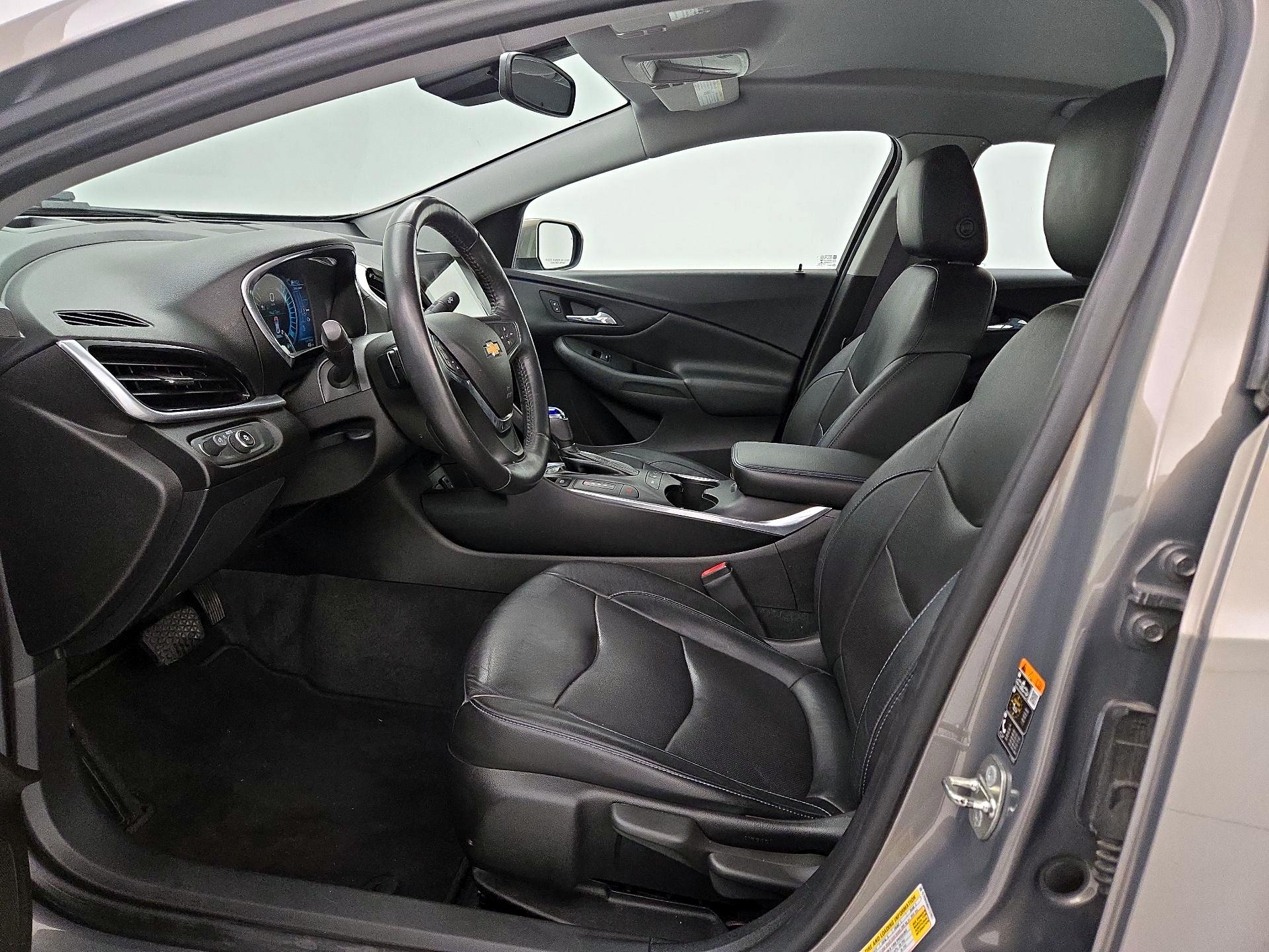 Thumbnail: 2017 Chevrolet Volt - 11