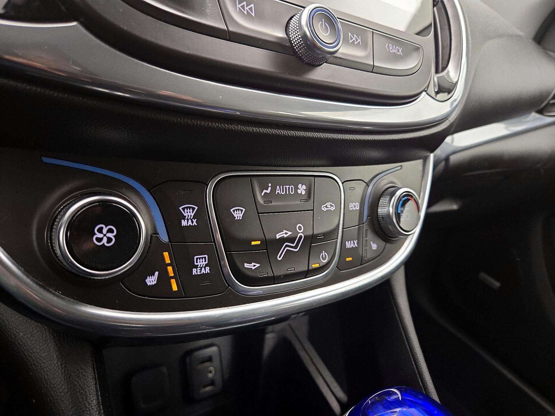 Thumbnail: 2017 Chevrolet Volt - 17