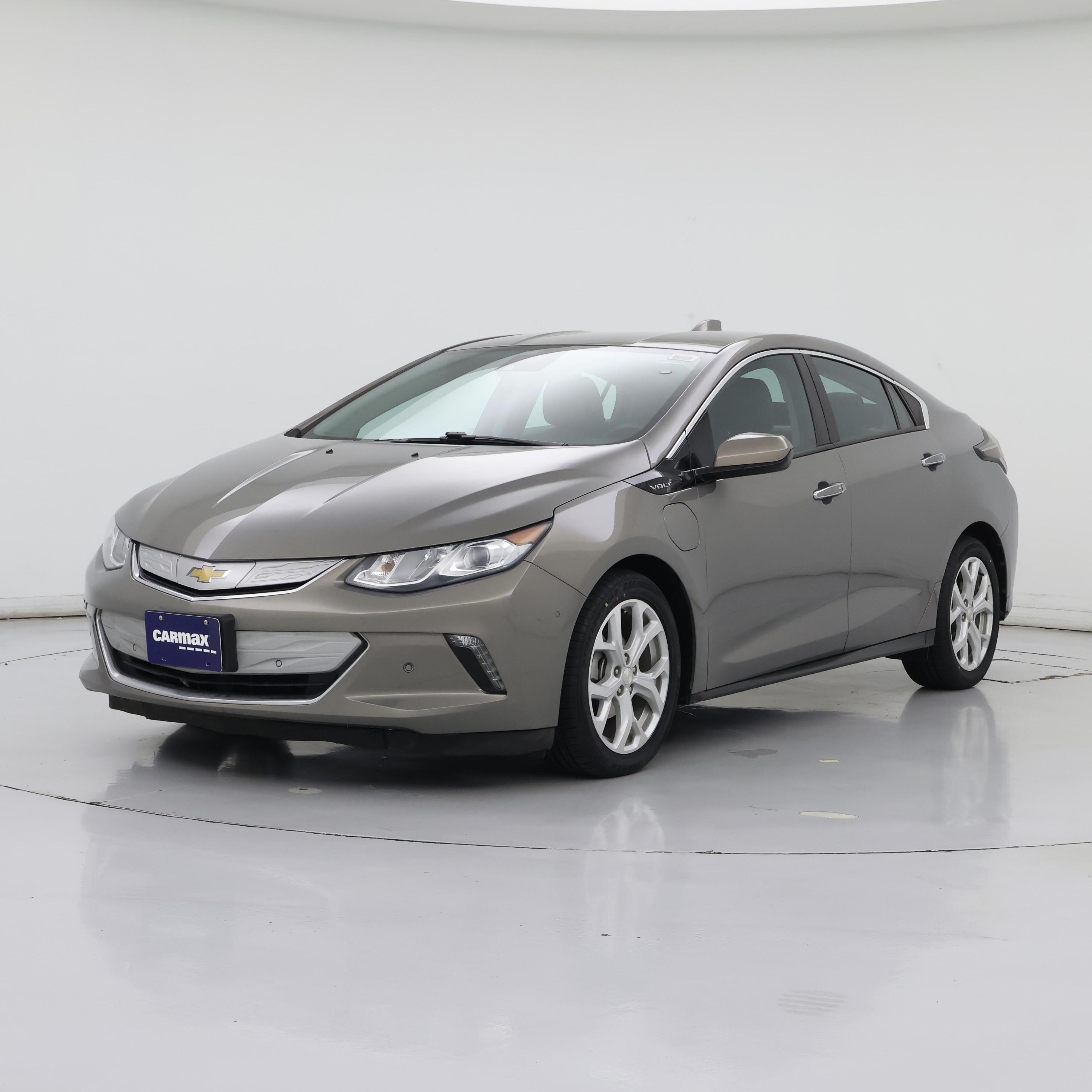 Thumbnail: 2017 Chevrolet Volt - 4