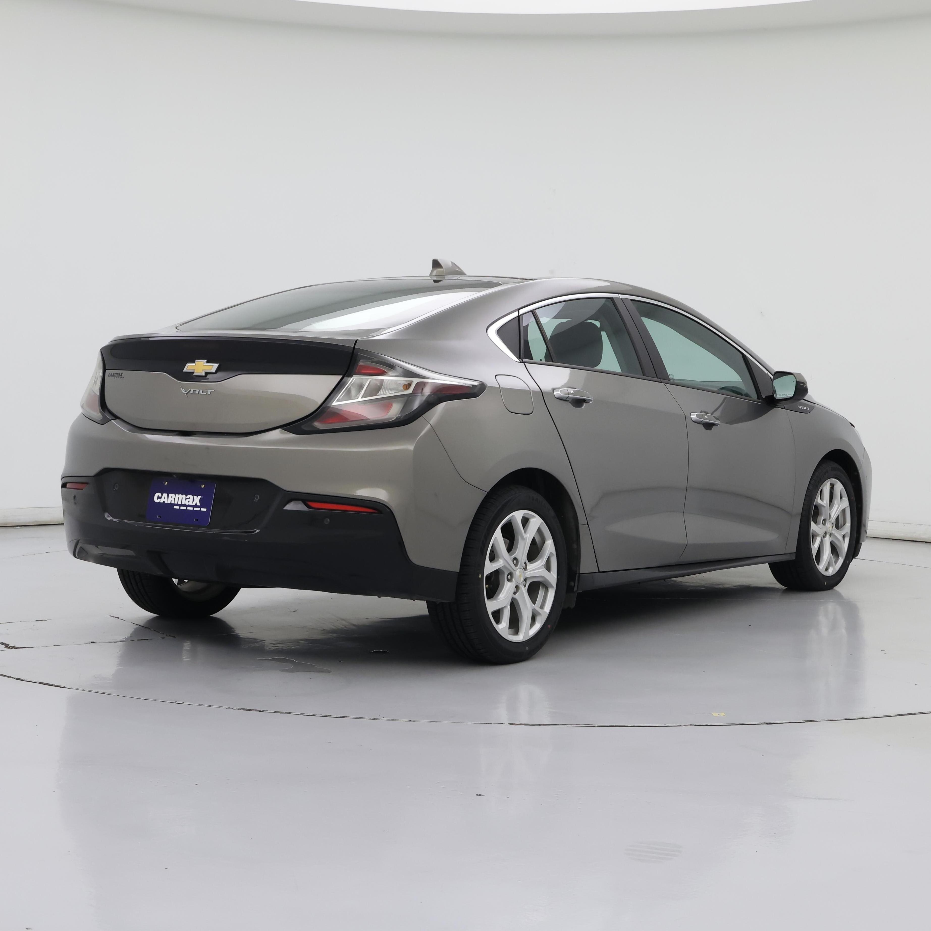 Thumbnail: 2017 Chevrolet Volt - 8