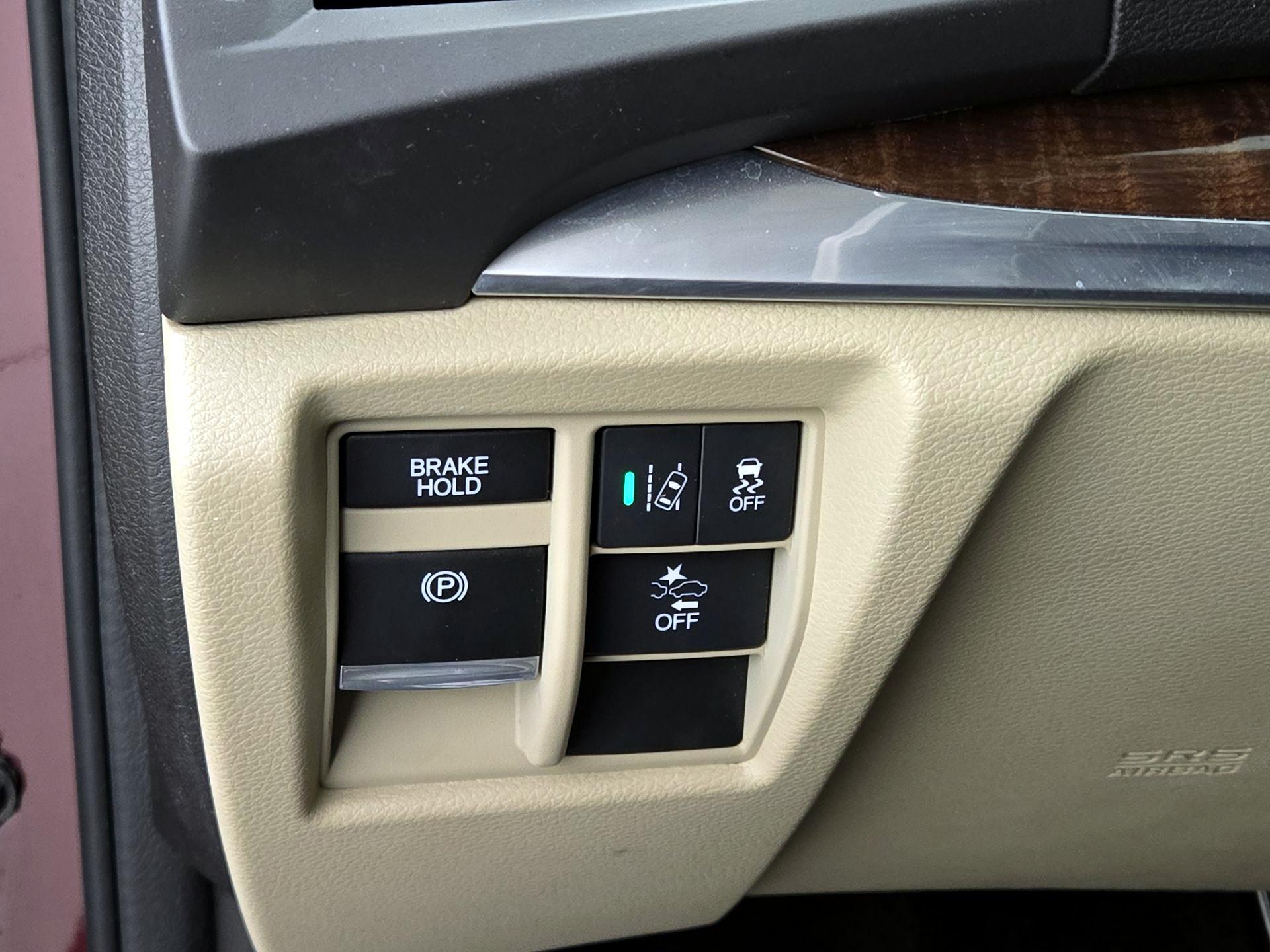 Thumbnail: 2018 Acura MDX - 13