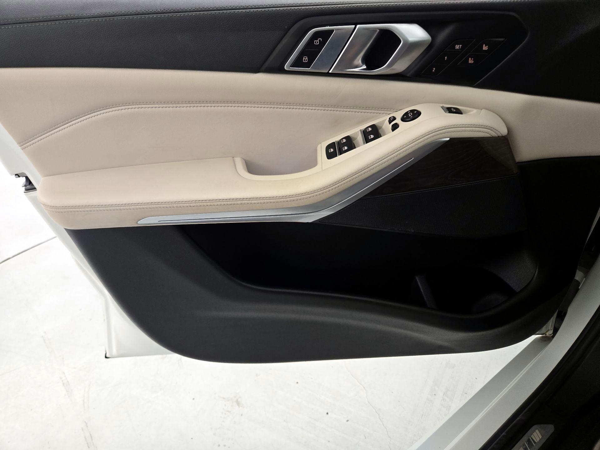 Thumbnail: 2022 BMW X5 - 12