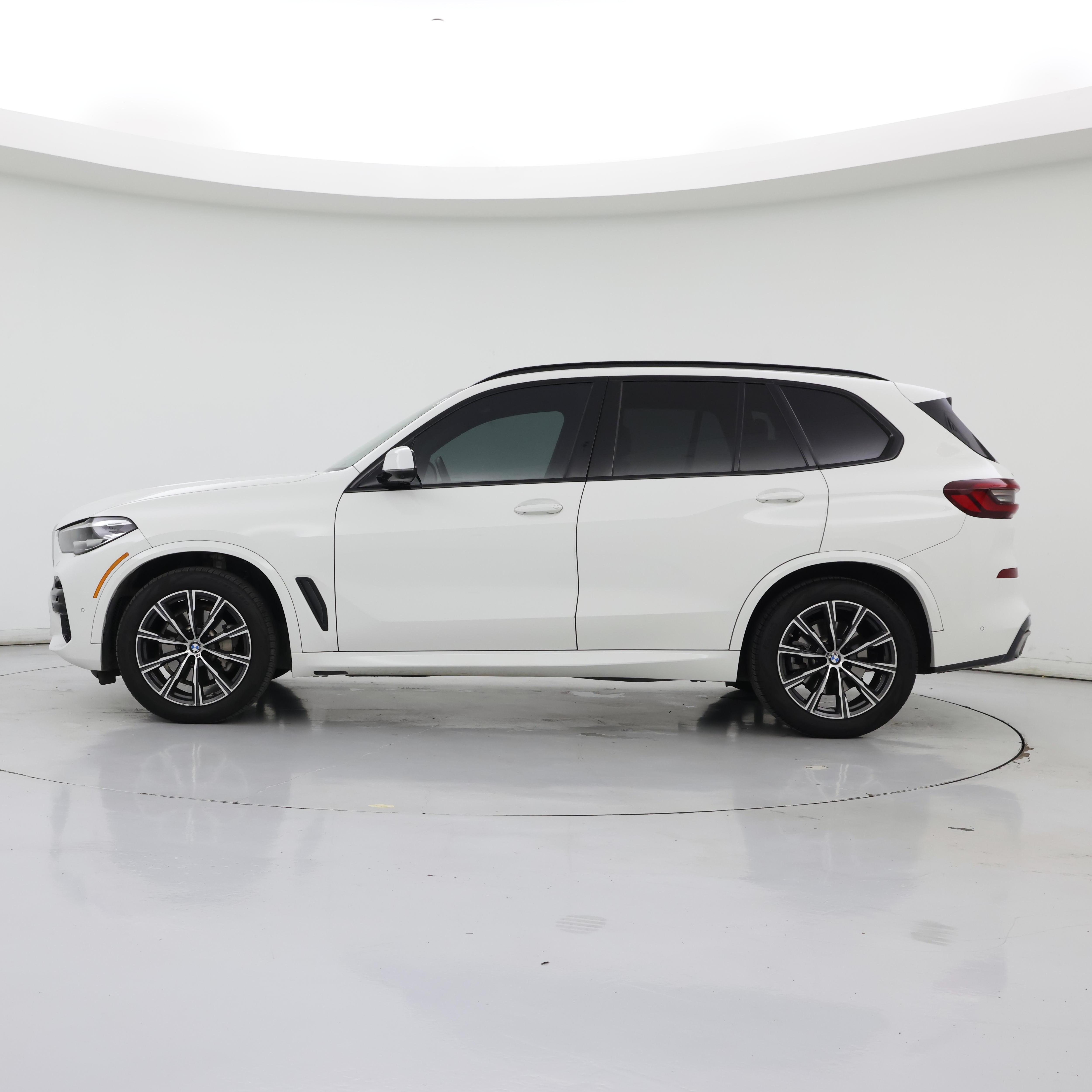 Thumbnail: 2022 BMW X5 - 3