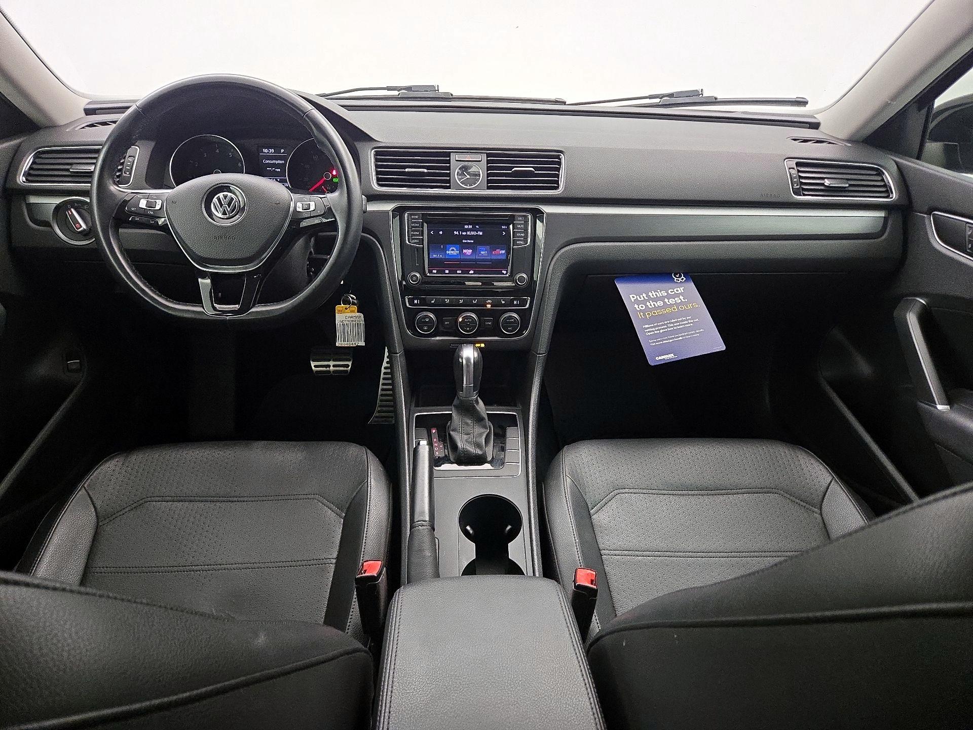 Thumbnail: 2017 Volkswagen Passat - 9