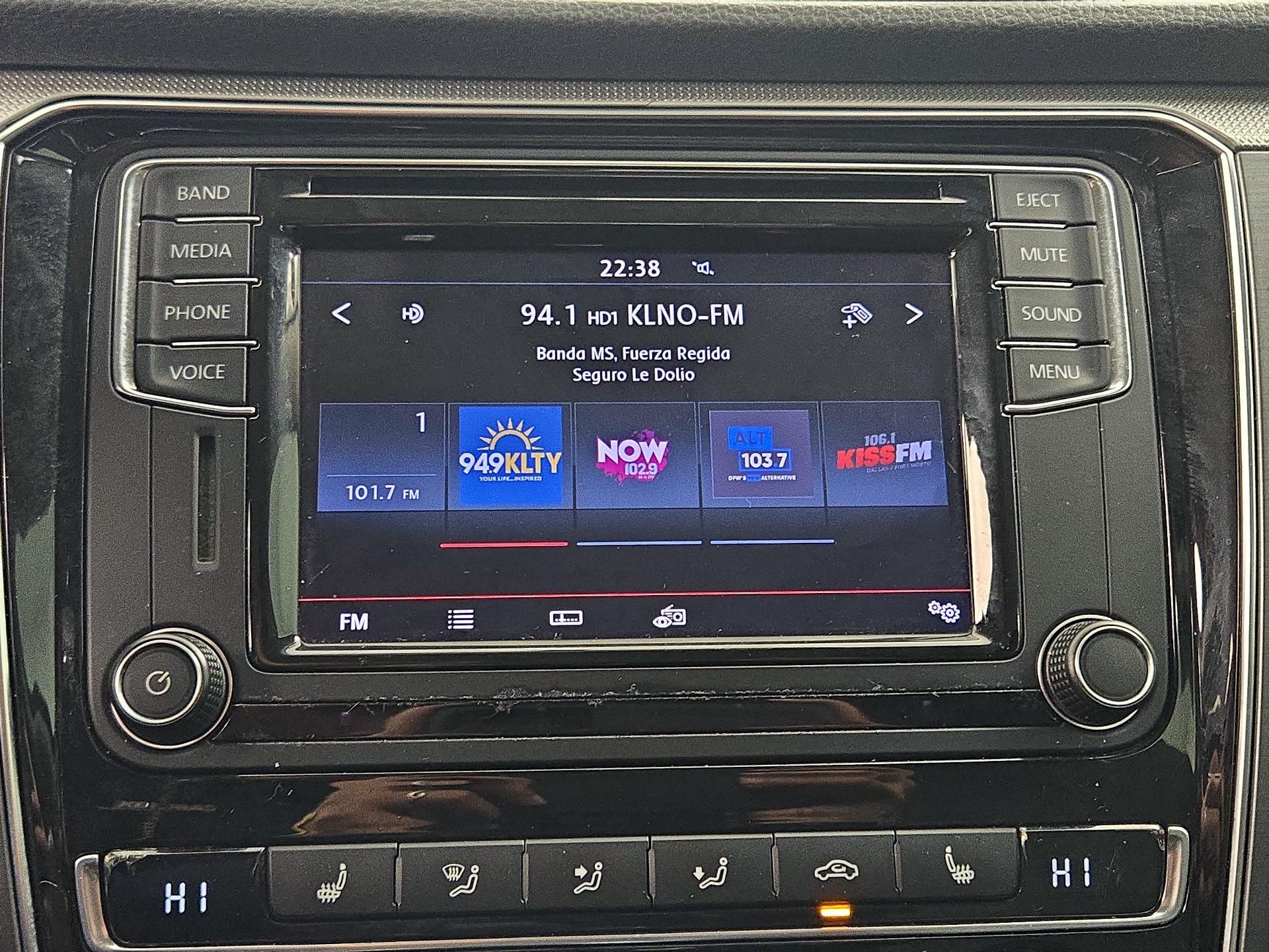 Thumbnail: 2017 Volkswagen Passat - 15