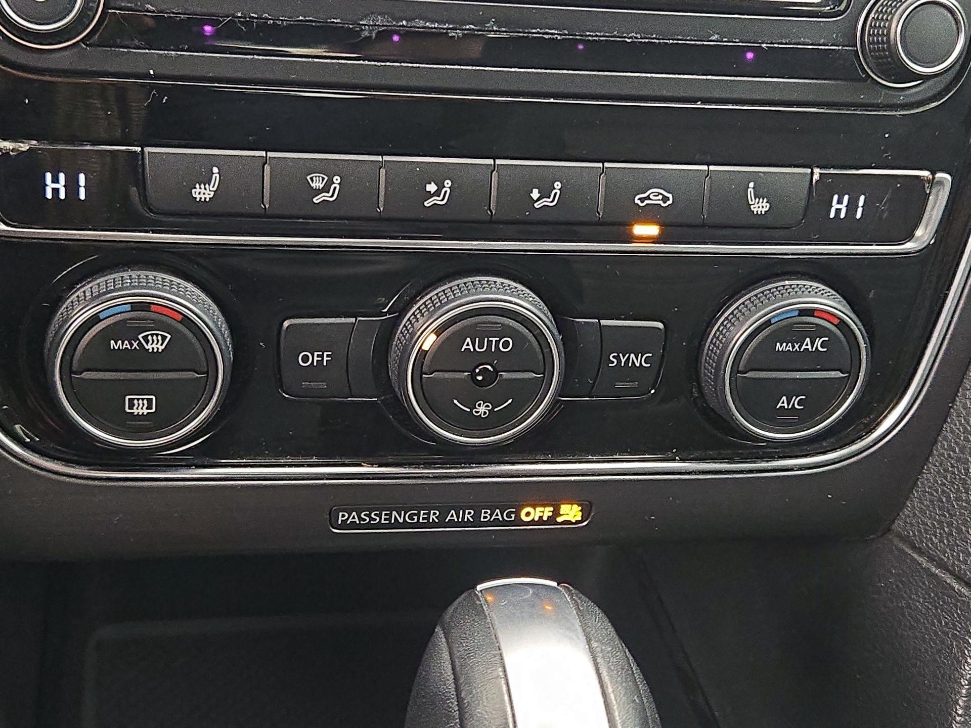 Thumbnail: 2017 Volkswagen Passat - 16