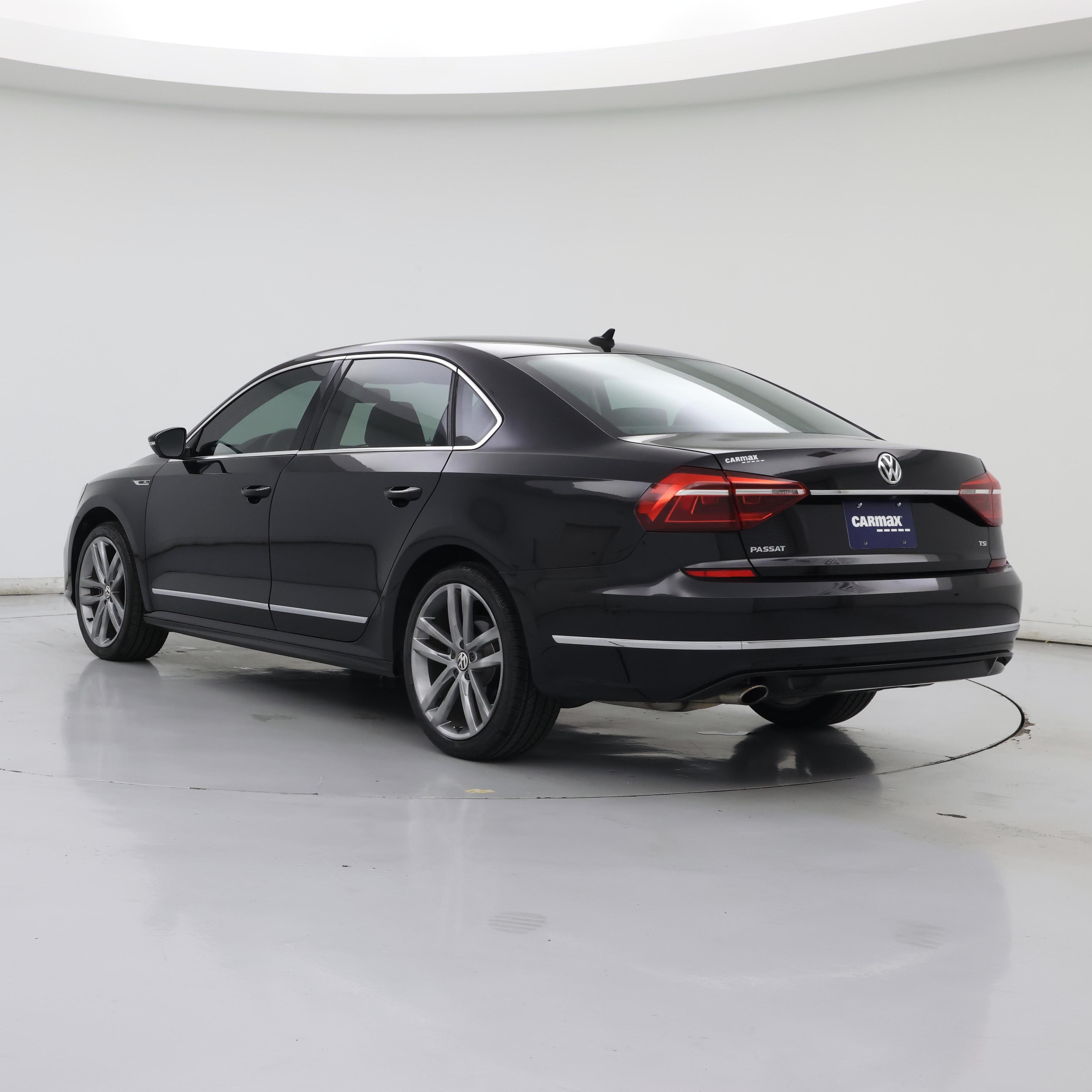 Thumbnail: 2017 Volkswagen Passat - 2