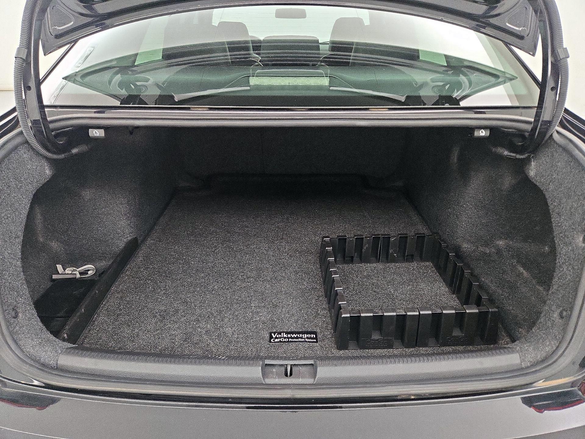 Thumbnail: 2017 Volkswagen Passat - 20