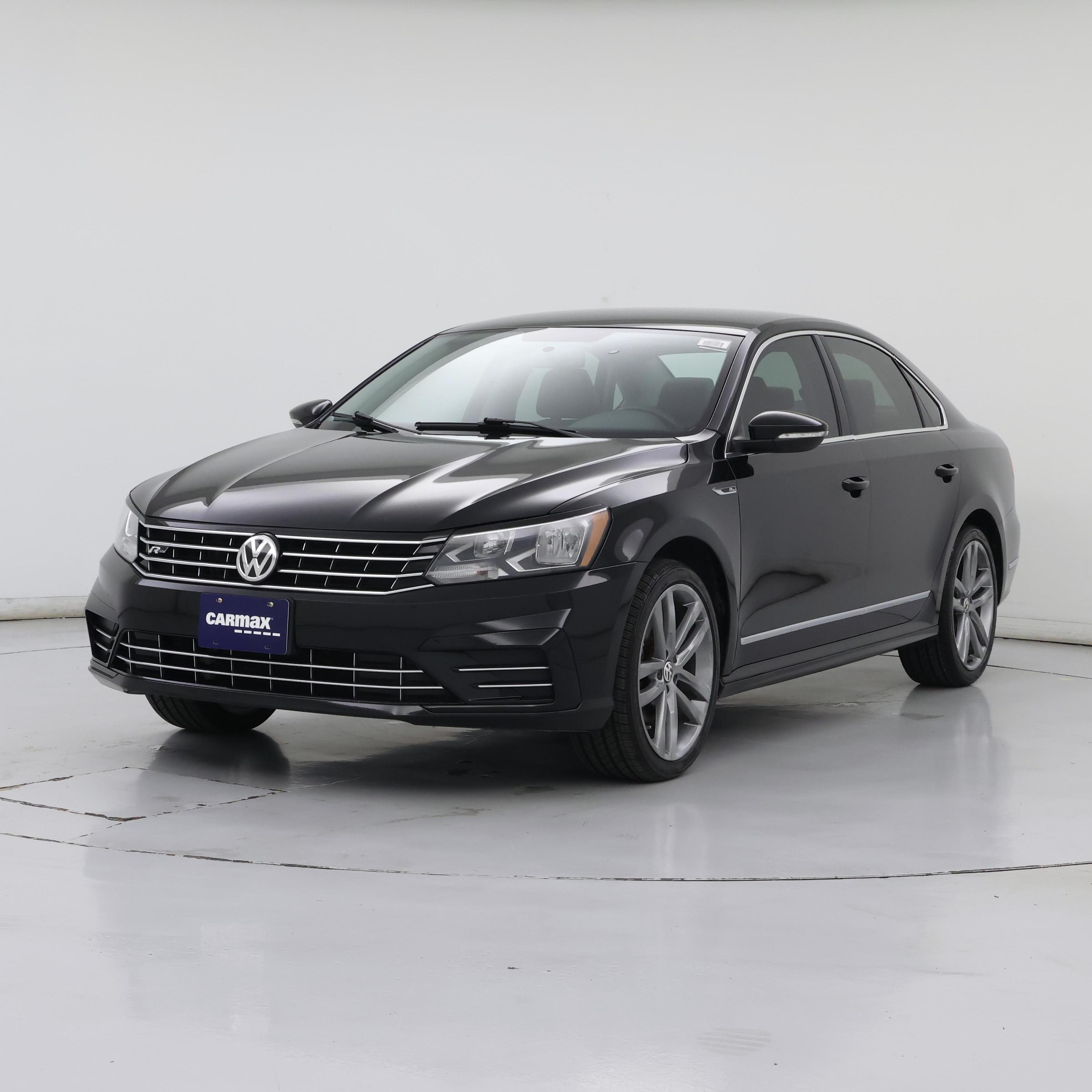 Thumbnail: 2017 Volkswagen Passat - 4