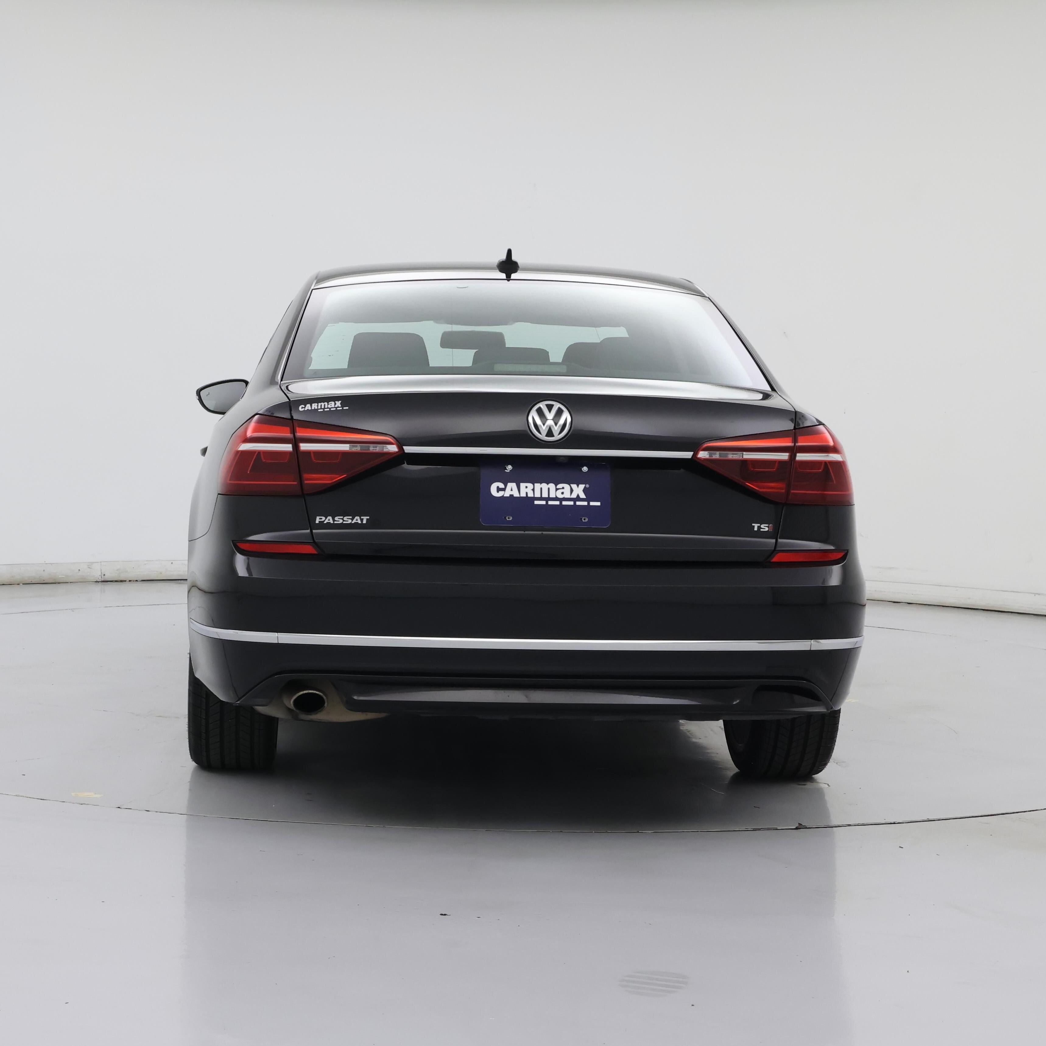 Thumbnail: 2017 Volkswagen Passat - 6