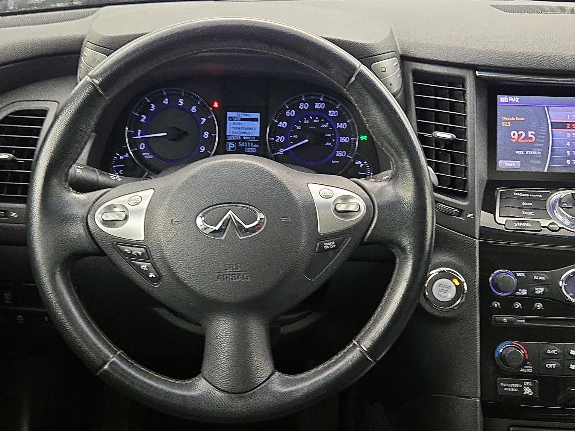 Thumbnail: 2016 INFINITI QX70 - 10