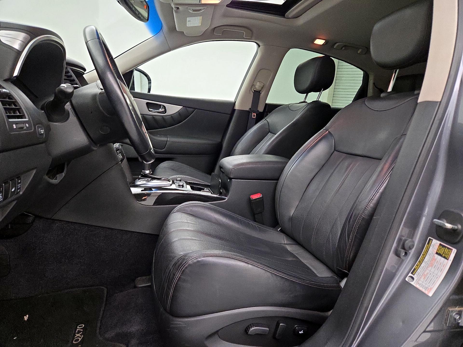 Thumbnail: 2016 INFINITI QX70 - 11