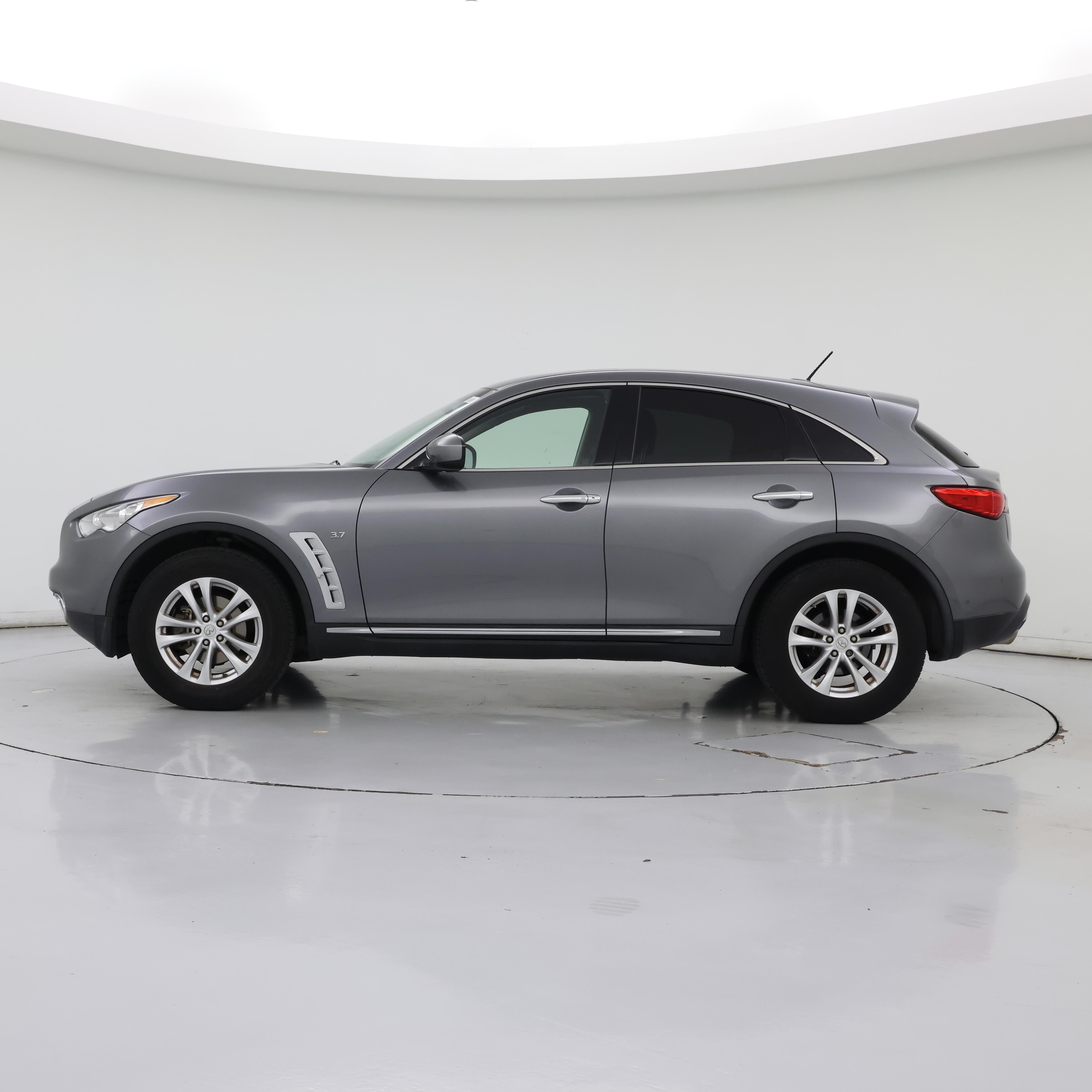 Thumbnail: 2016 INFINITI QX70 - 3
