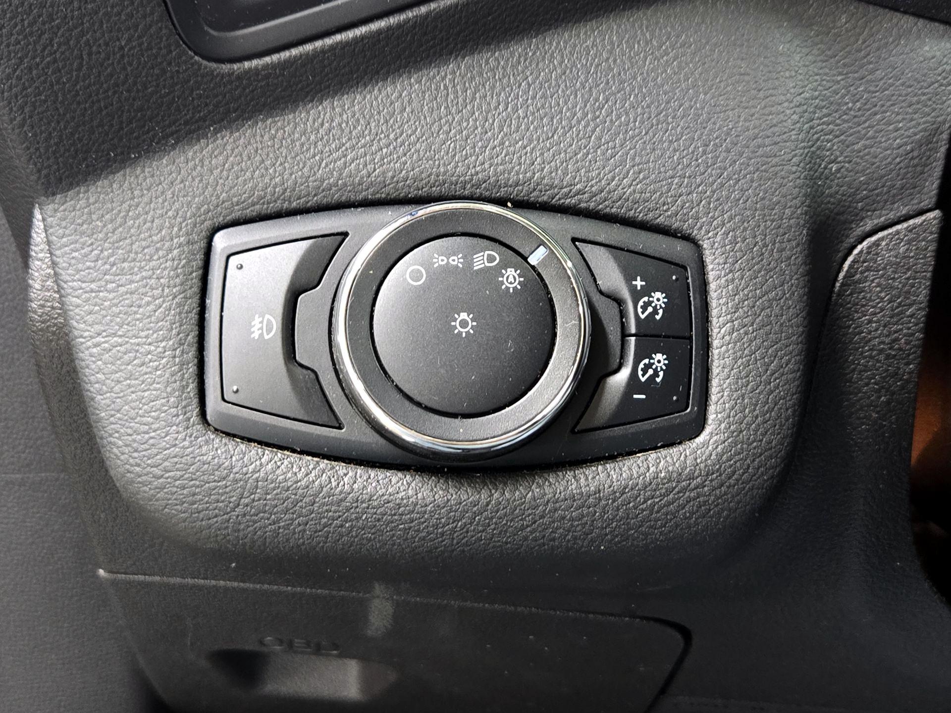 Thumbnail: 2015 Ford Escape - 13