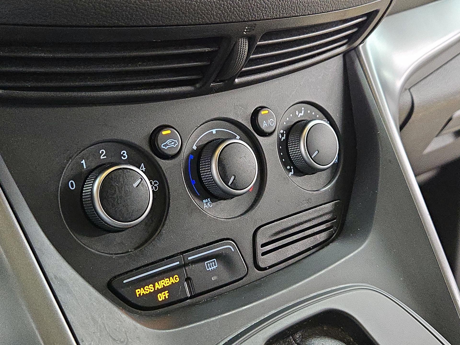 Thumbnail: 2015 Ford Escape - 16