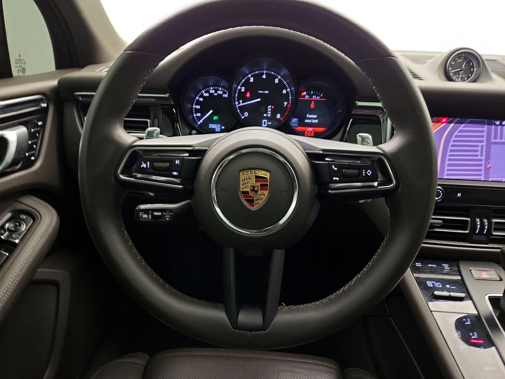 Thumbnail: 2024 Porsche Macan - 10