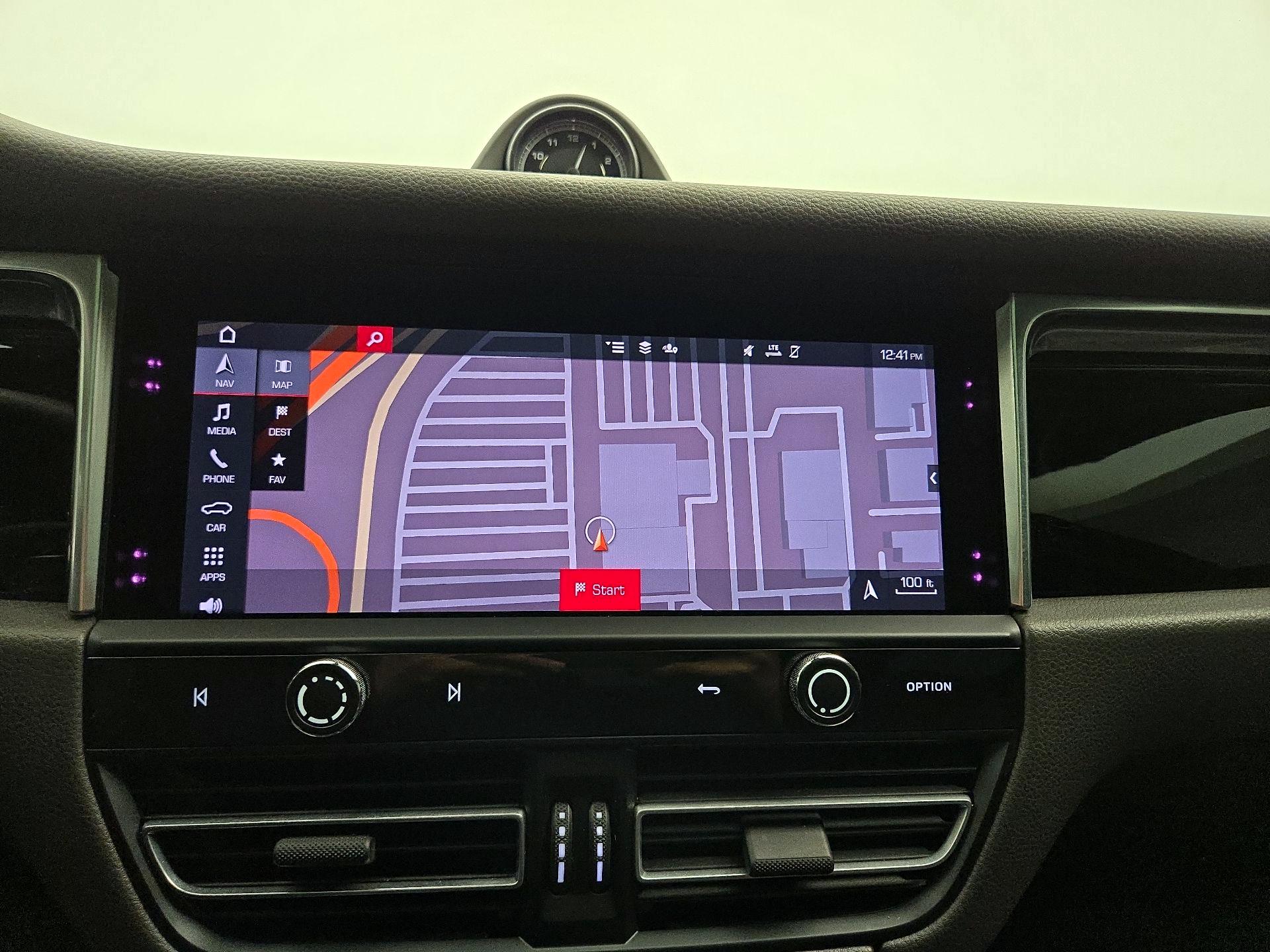 Thumbnail: 2024 Porsche Macan - 14