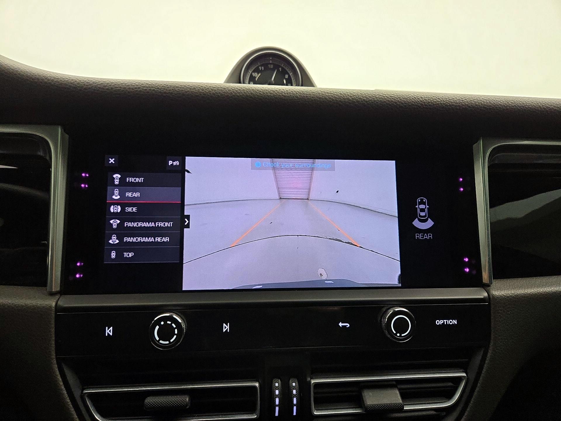 Thumbnail: 2024 Porsche Macan - 15