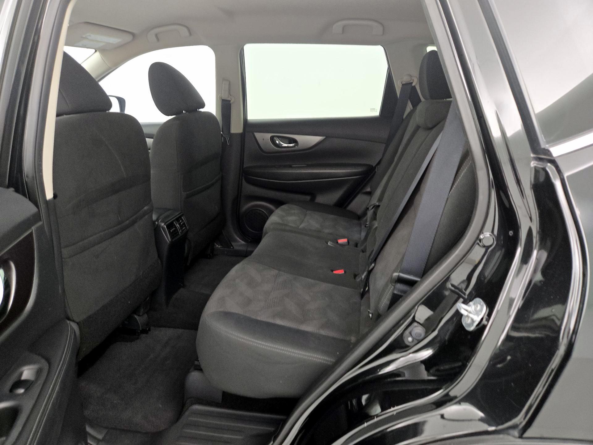 Thumbnail: 2016 Nissan Rogue - 19