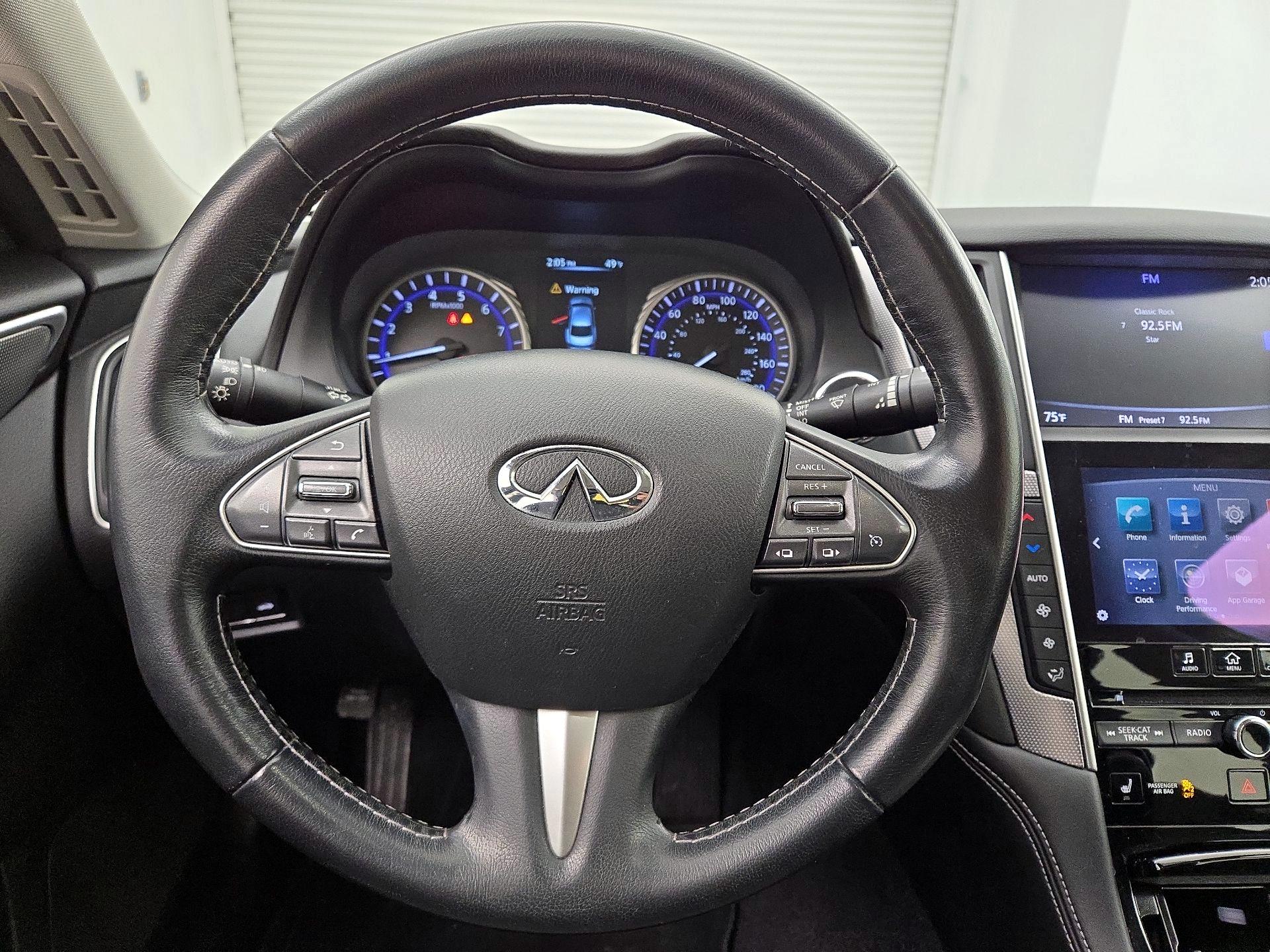Thumbnail: 2015 INFINITI Q50 - 10