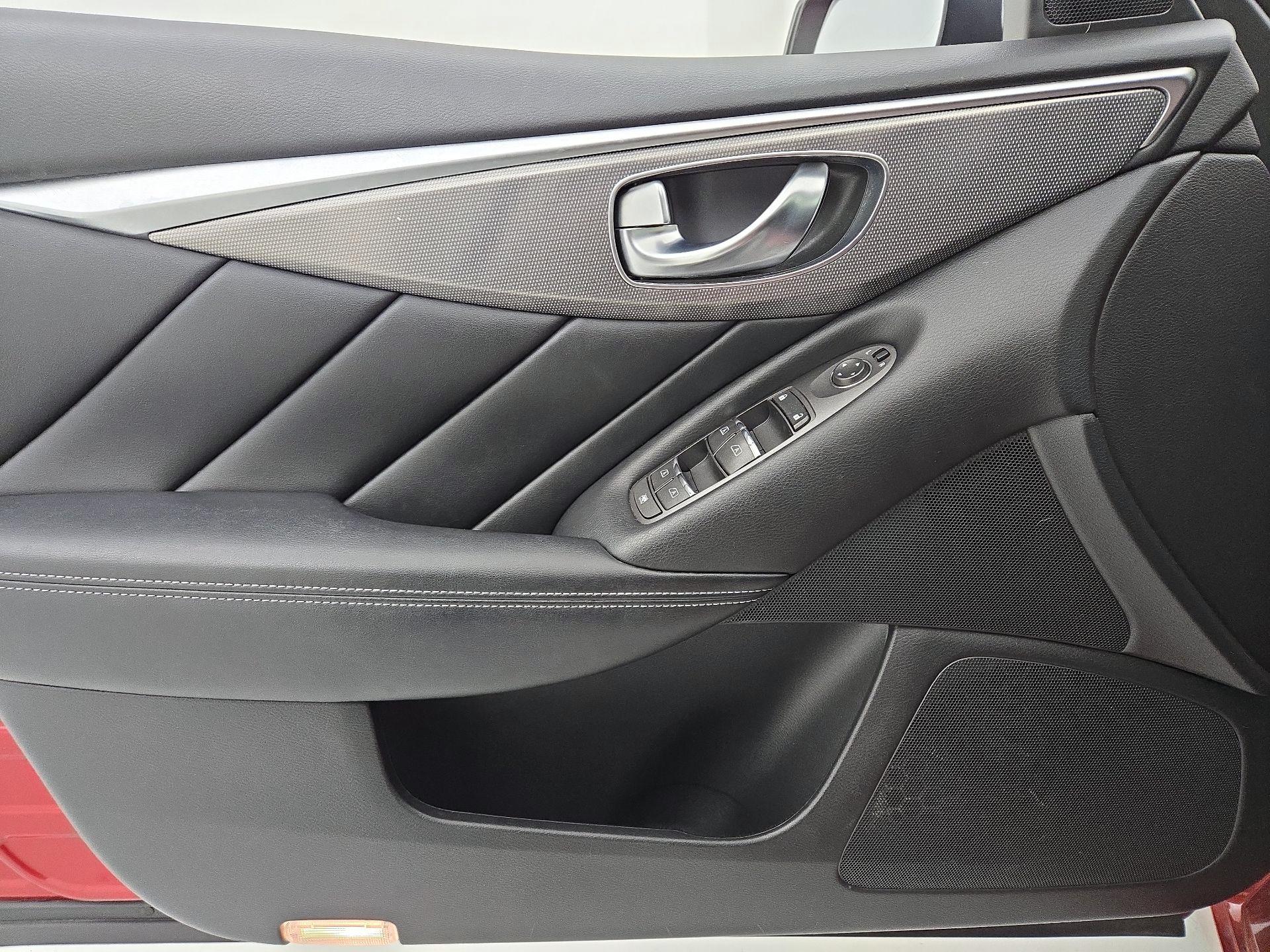 Thumbnail: 2015 INFINITI Q50 - 12