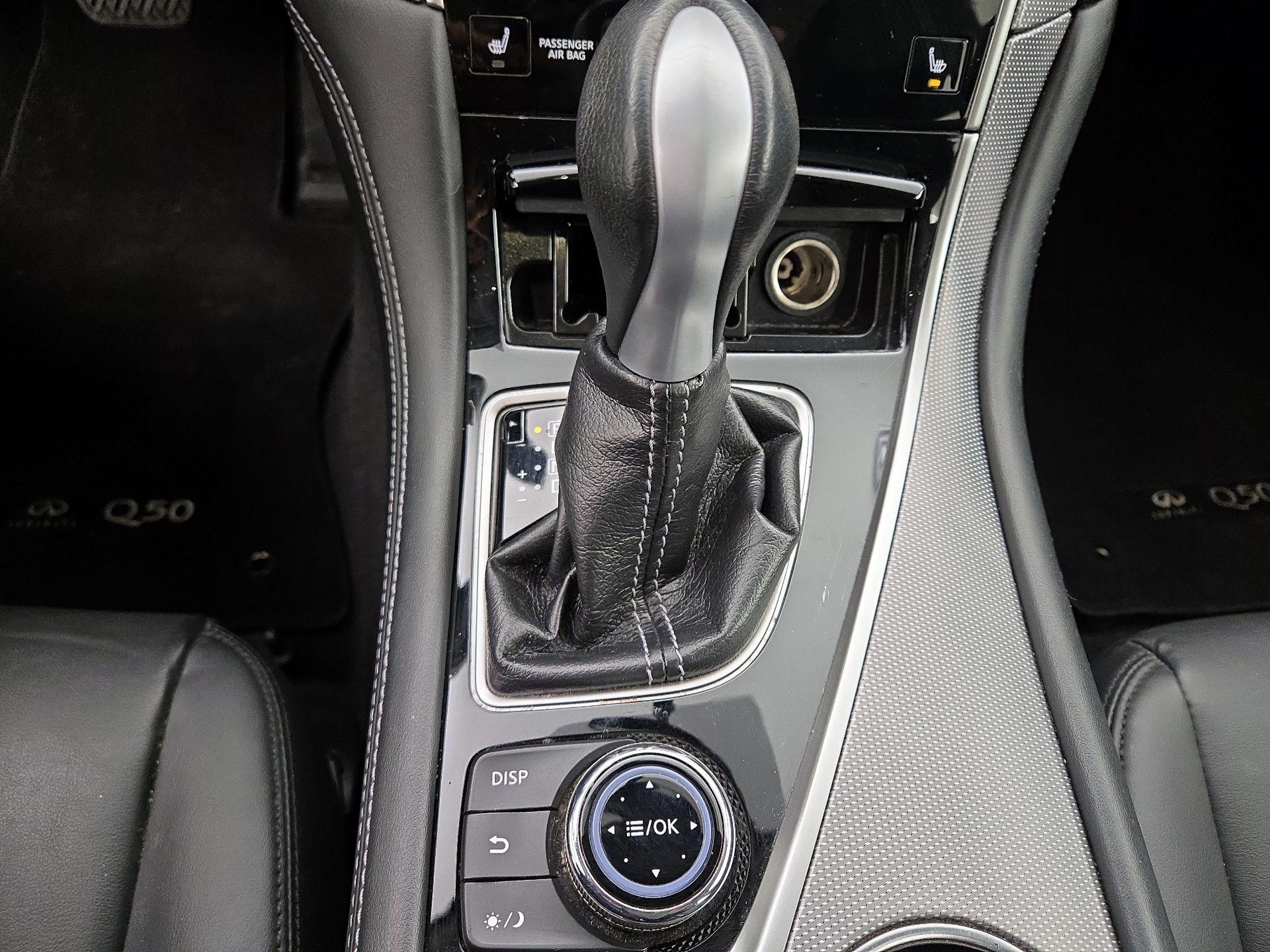 Thumbnail: 2015 INFINITI Q50 - 17